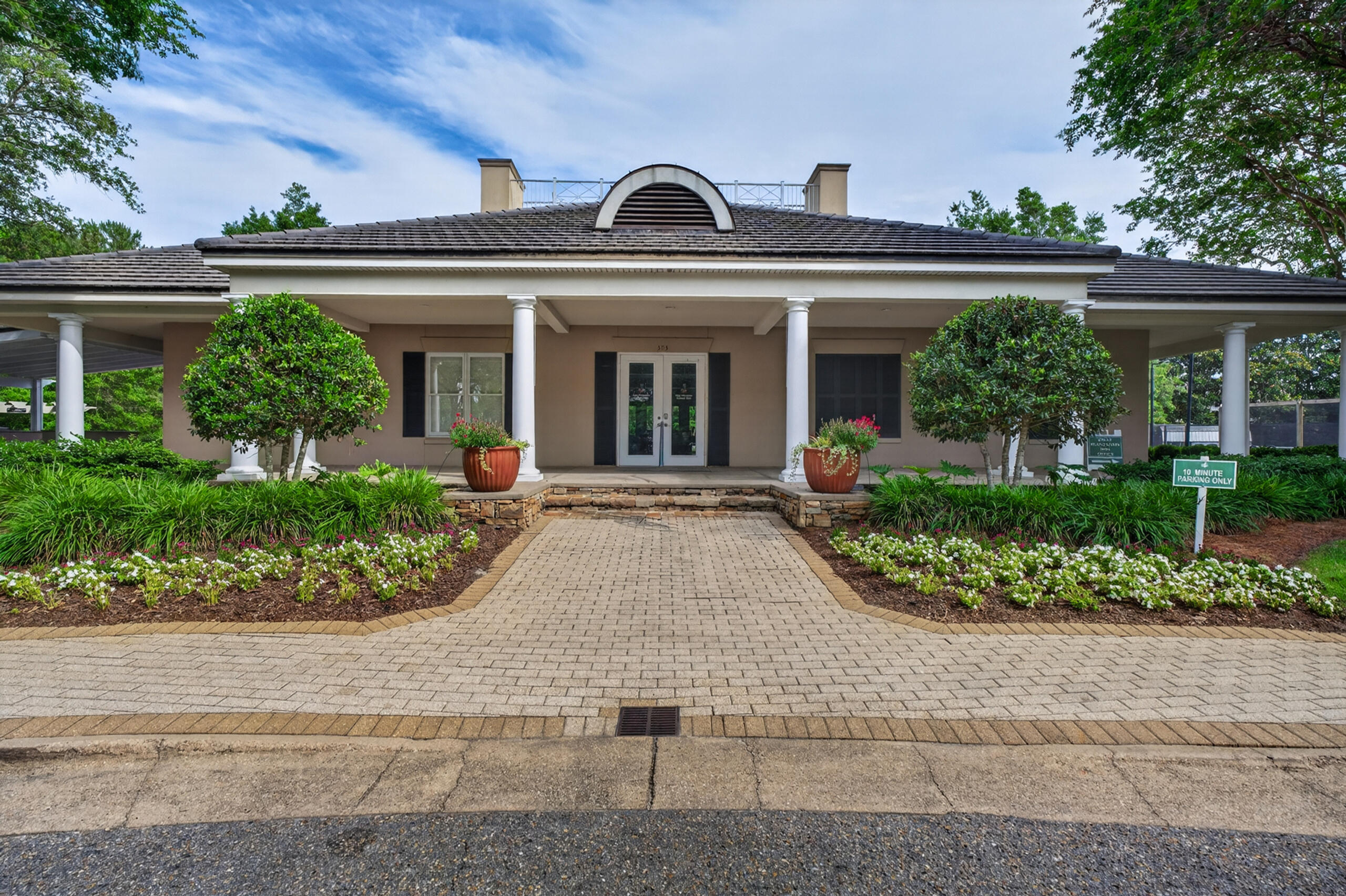 4318 Carriage Lane