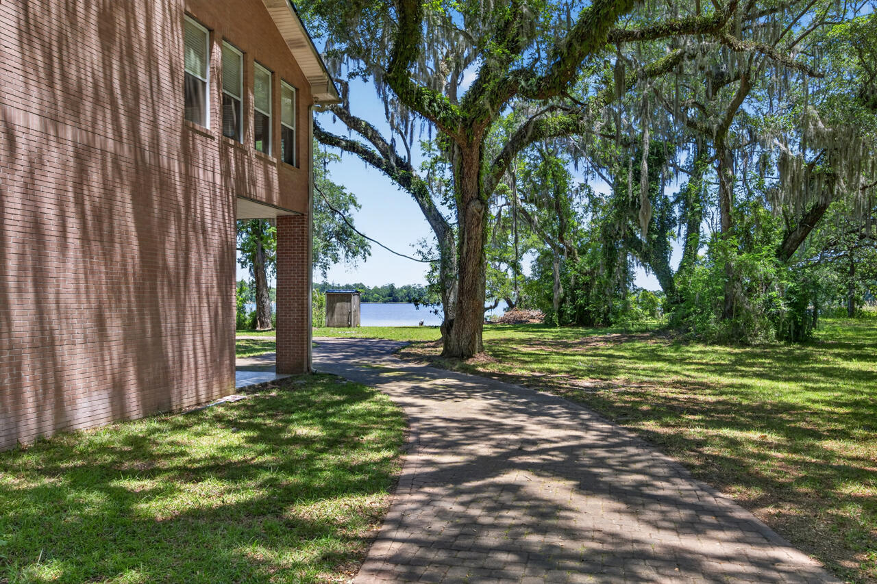 7348 W ST HWY 20