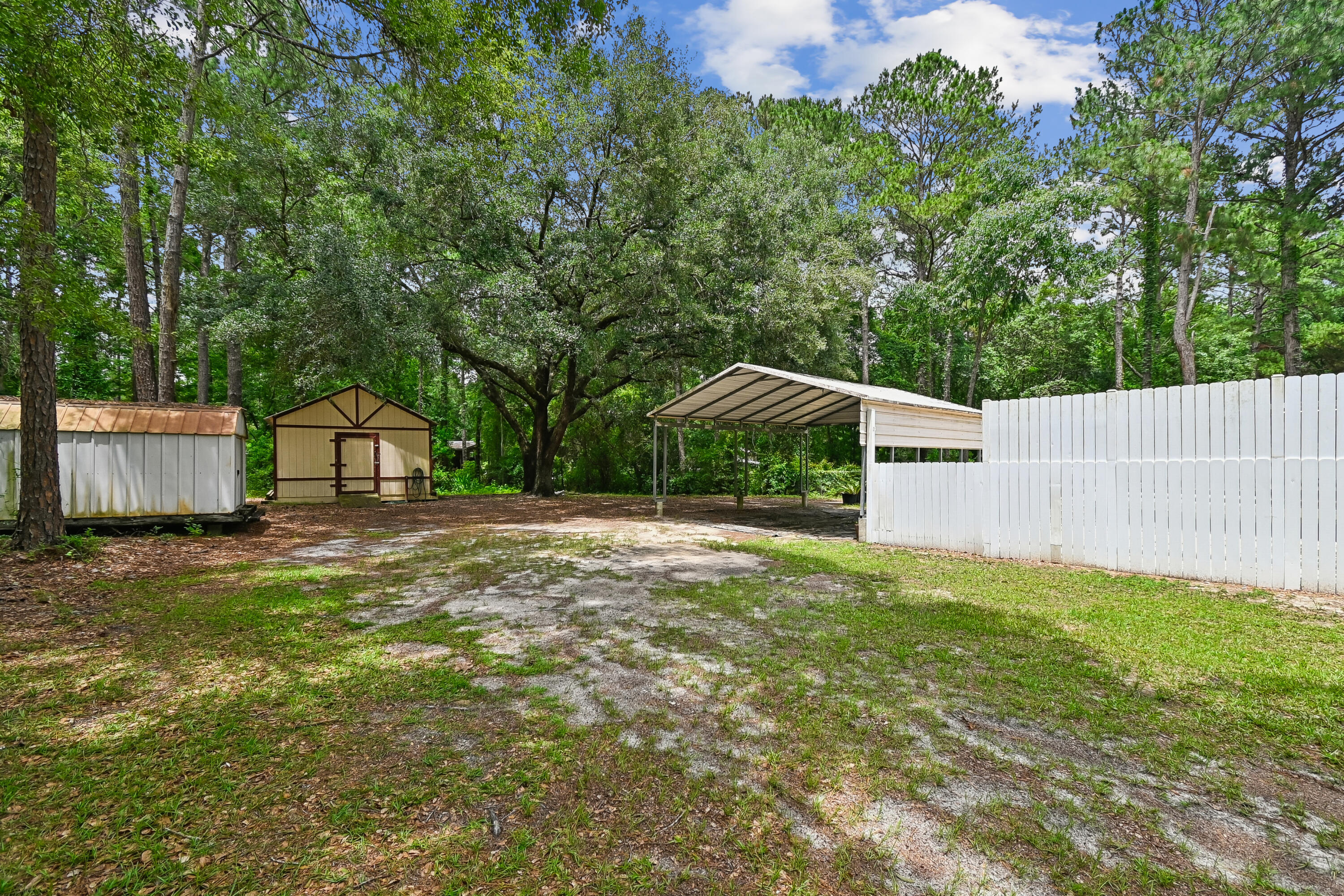 24 Oak Place