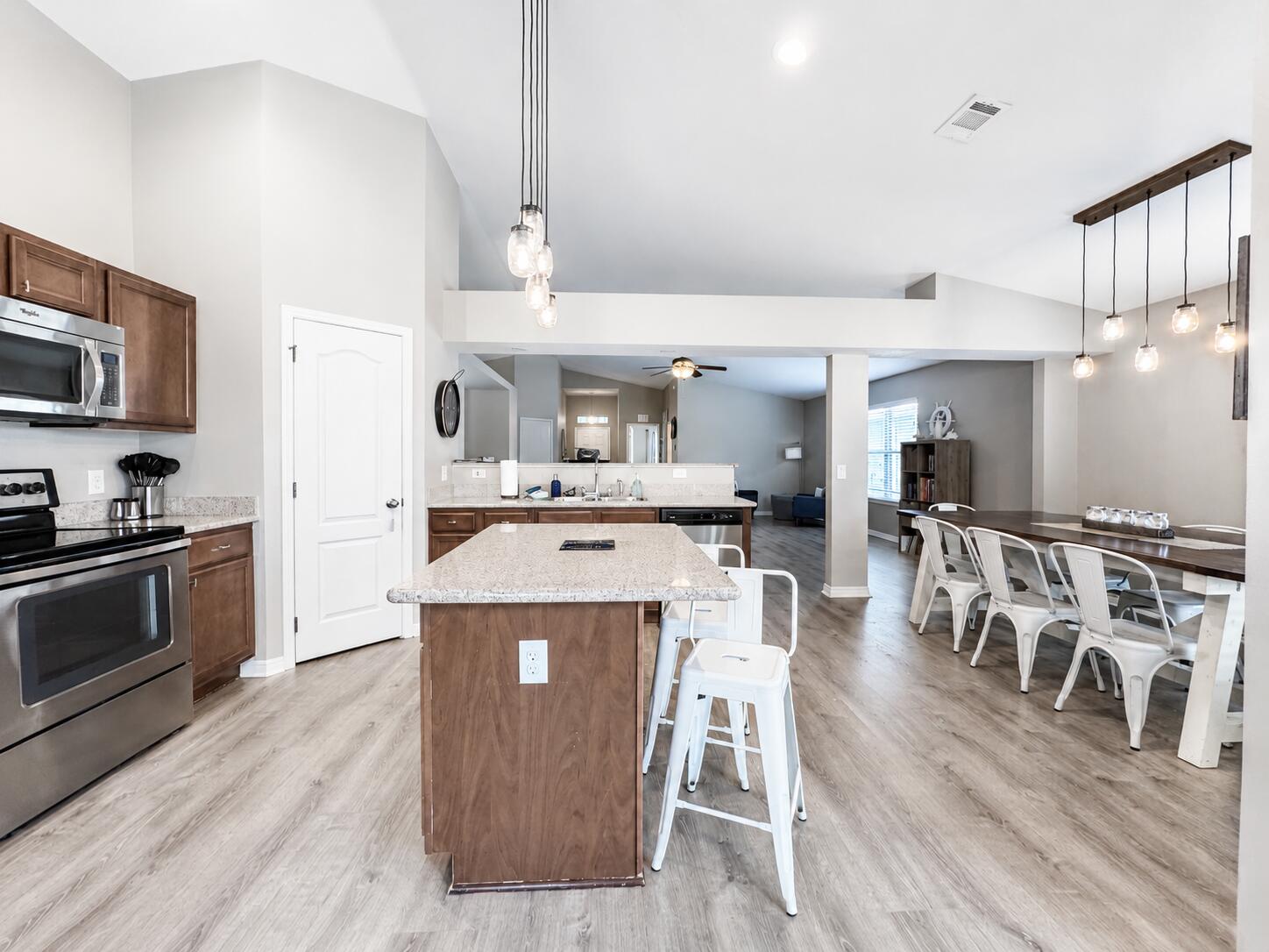 8924 Quail Roost Drive