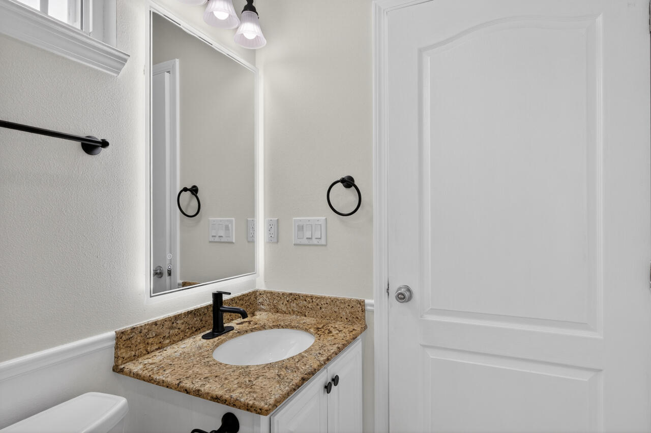 226 E Cypress Avenue, DeFuniak Springs