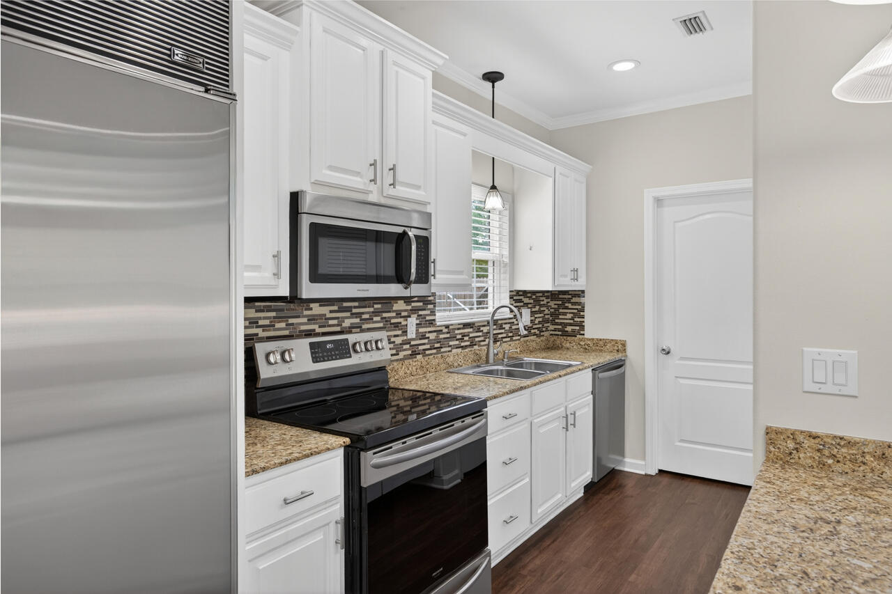 226 E Cypress Avenue, DeFuniak Springs
