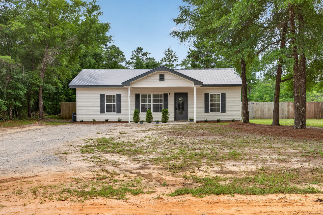 226 E Cypress Avenue, DeFuniak Springs