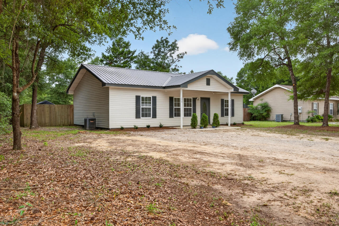 226 E Cypress Avenue, DeFuniak Springs