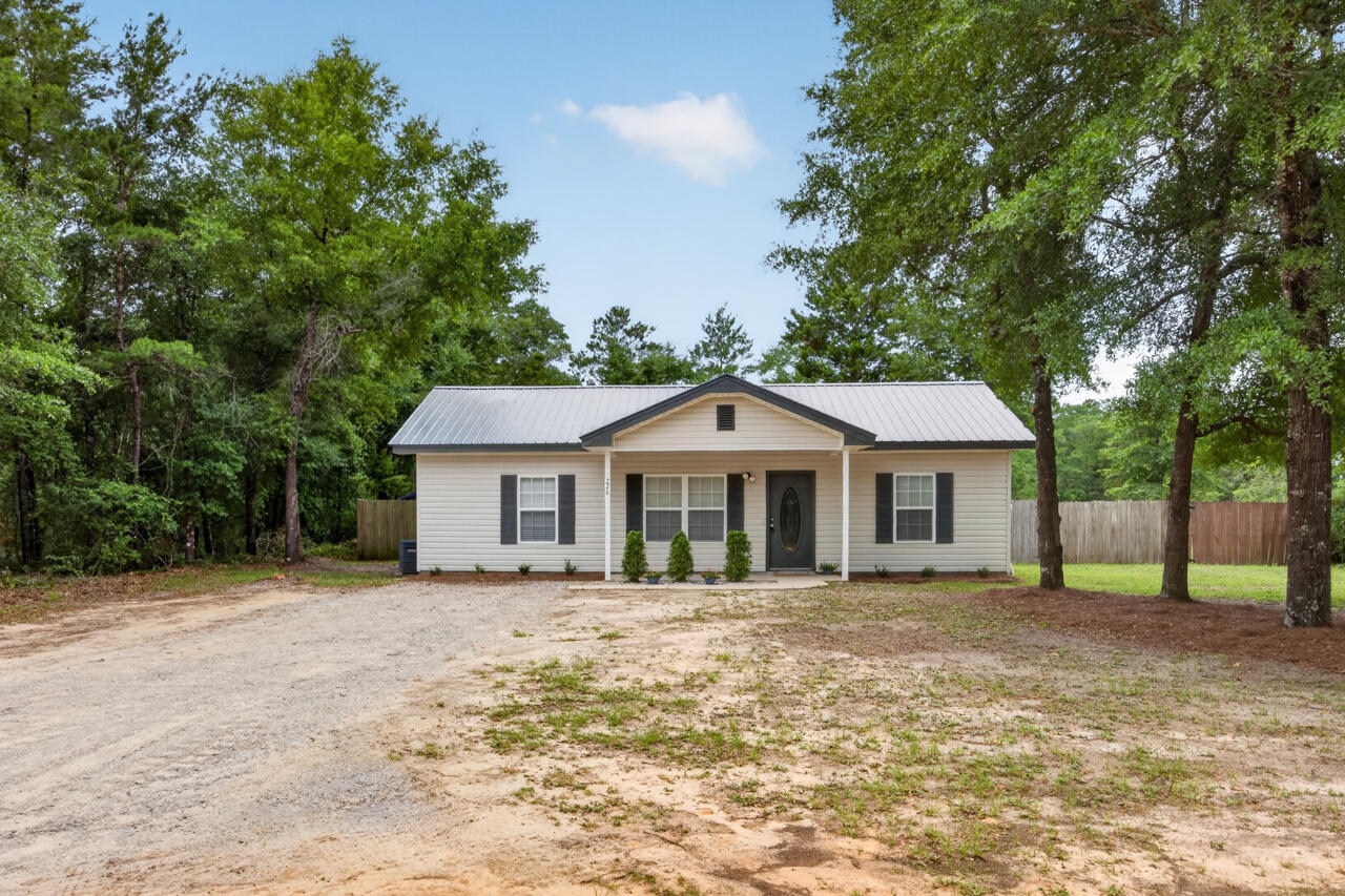226 E Cypress Avenue, DeFuniak Springs