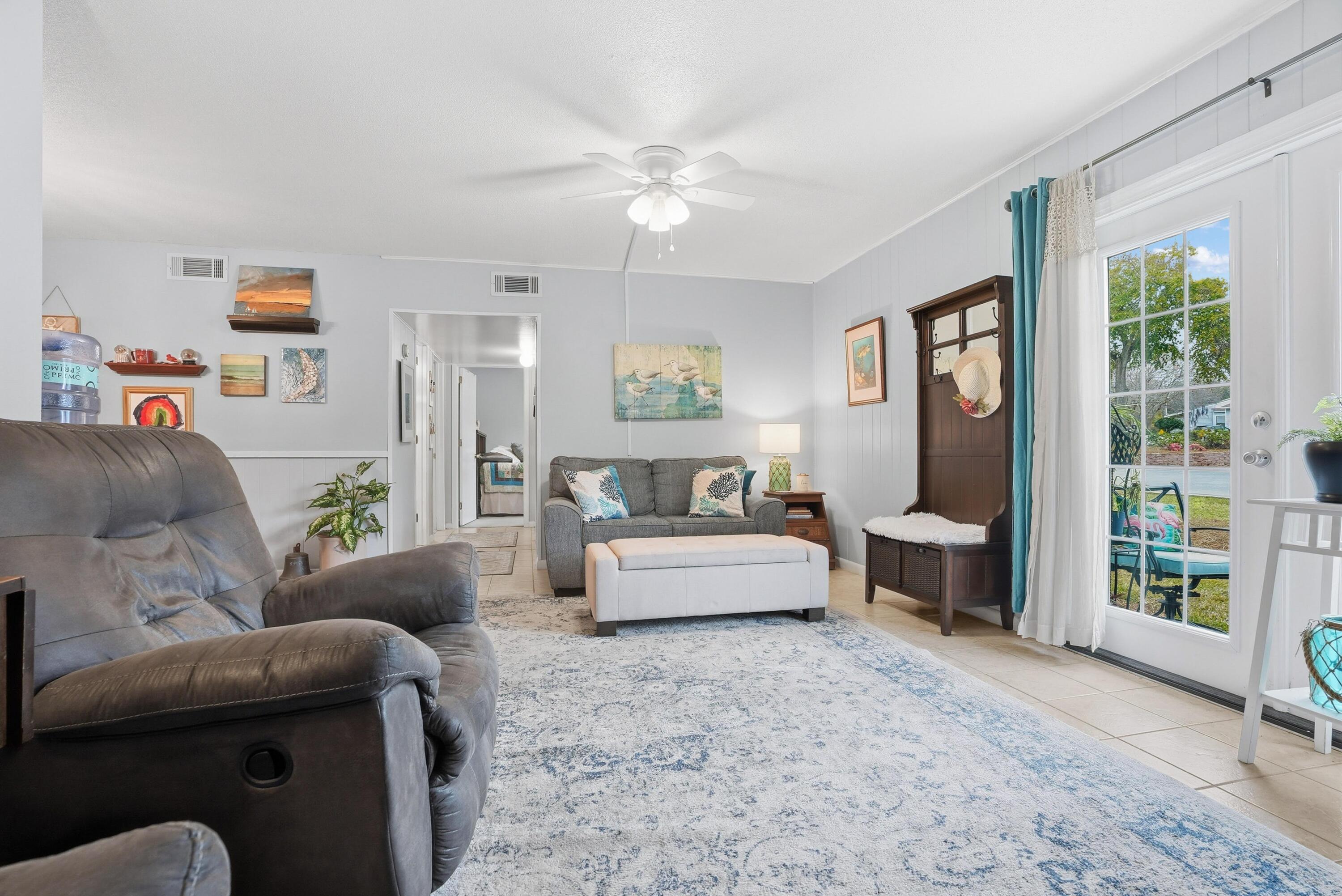 2100 W Beach Drive APT D101