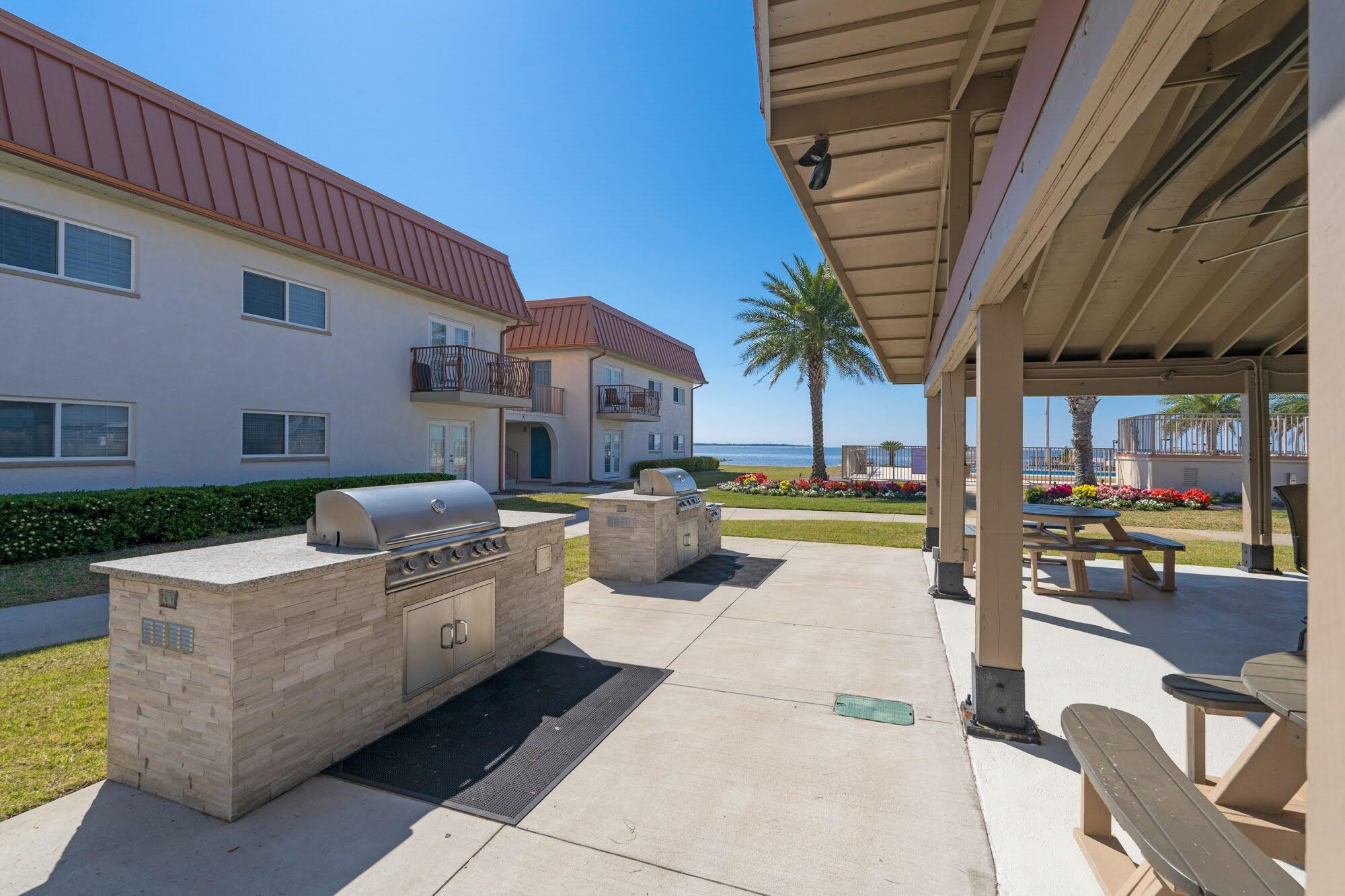 2100 W Beach Drive APT D101