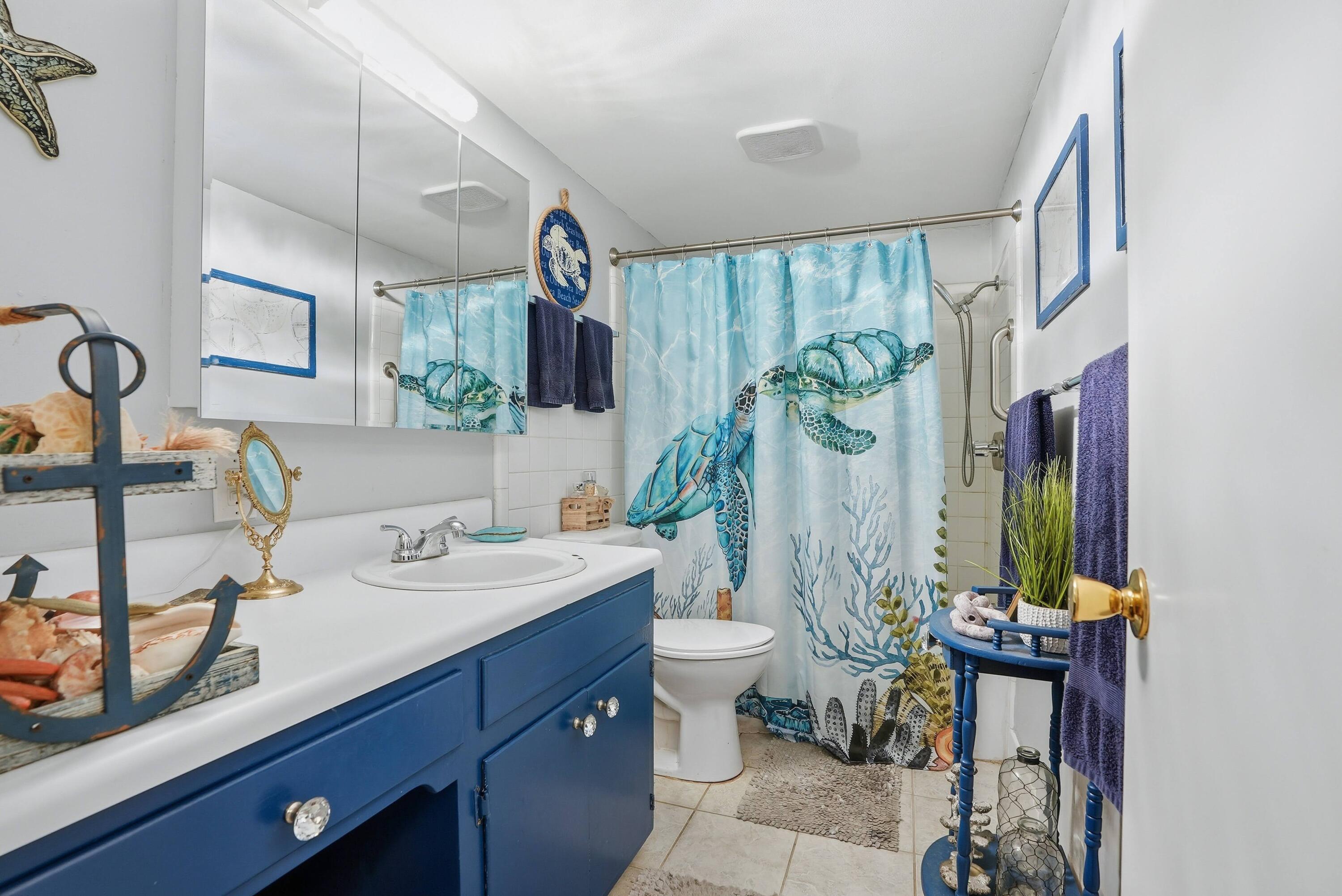 2100 W Beach Drive APT D101