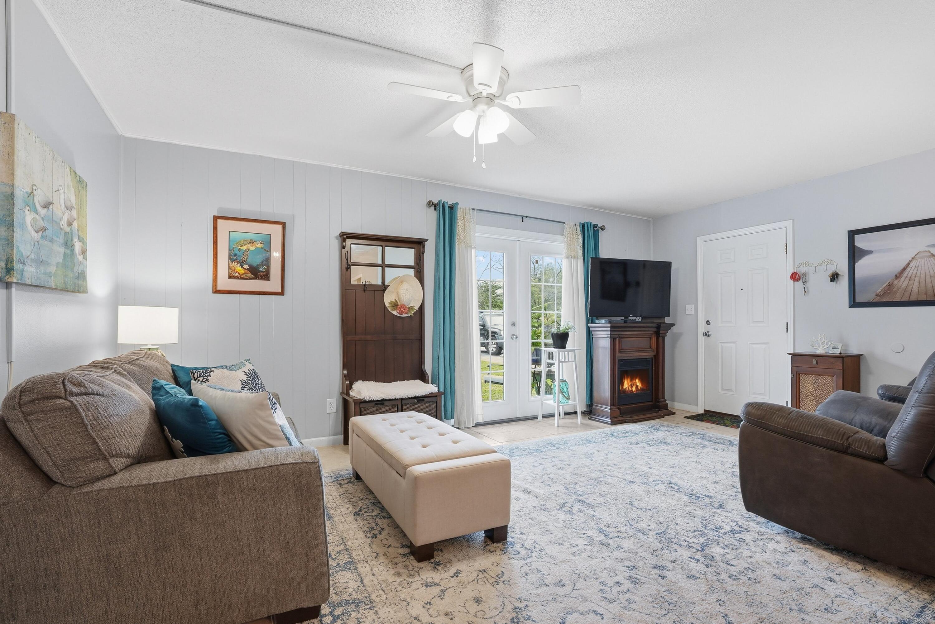 2100 W Beach Drive APT D101