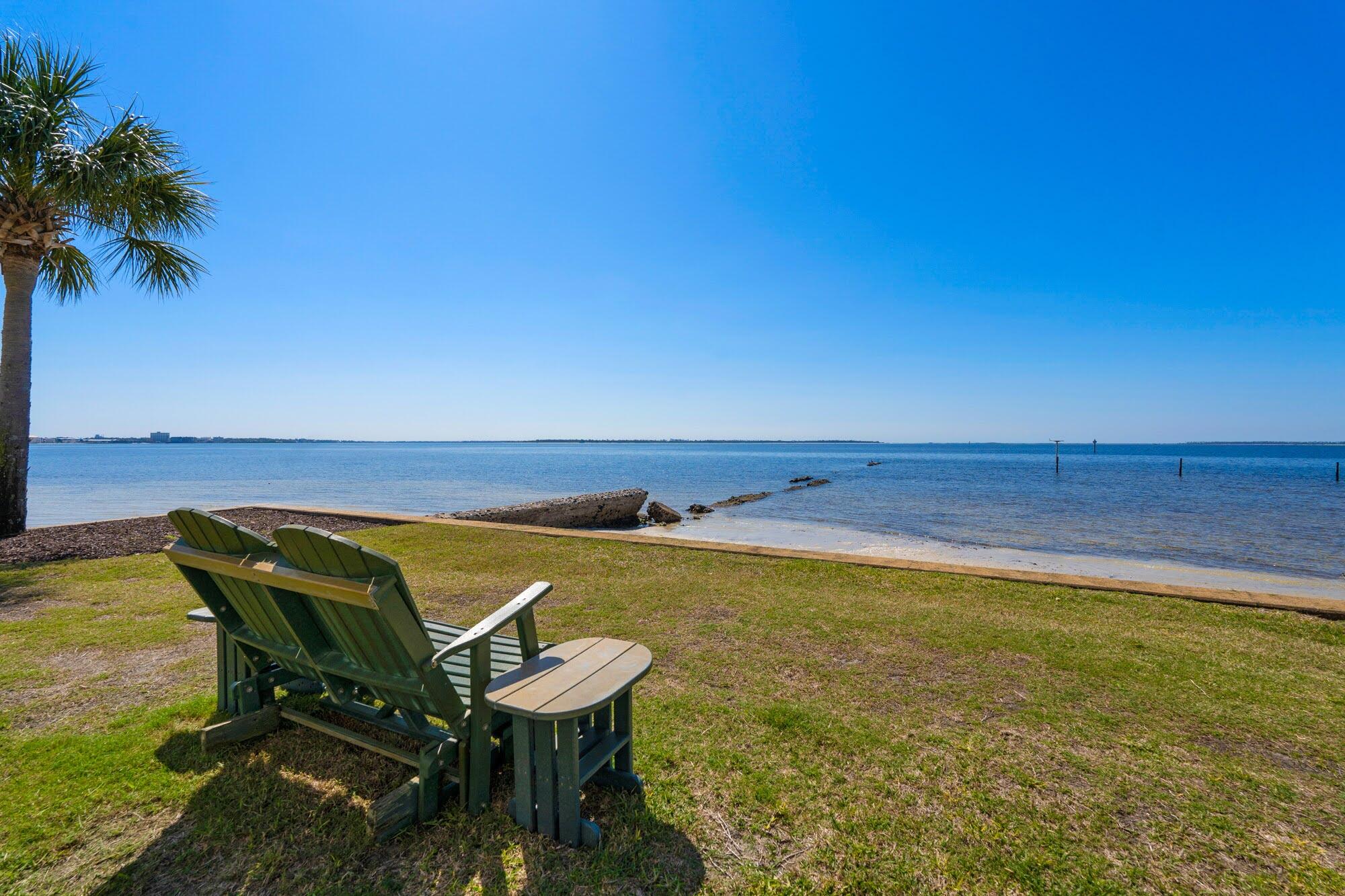 2100 W Beach Drive APT D101