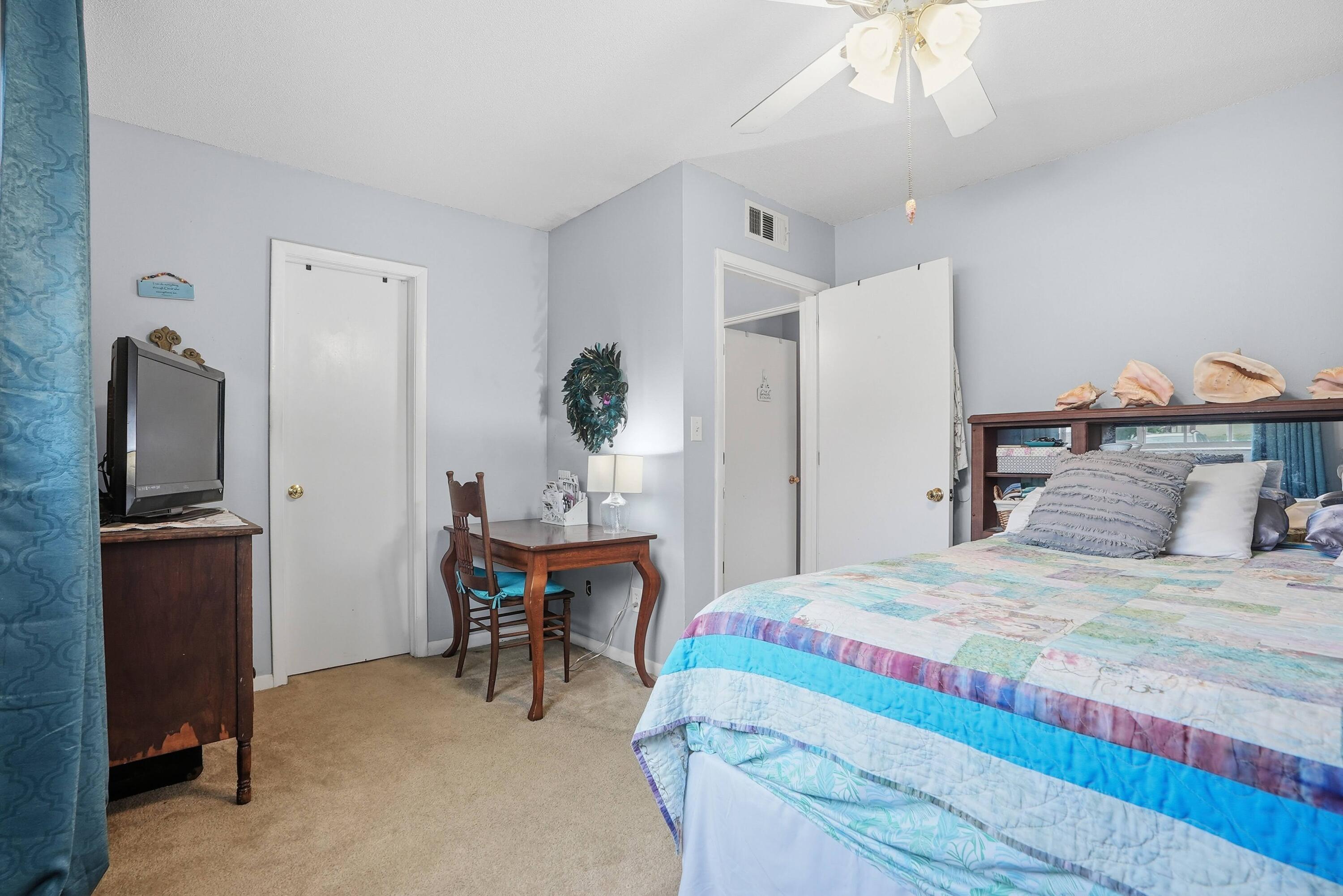 2100 W Beach Drive APT D101