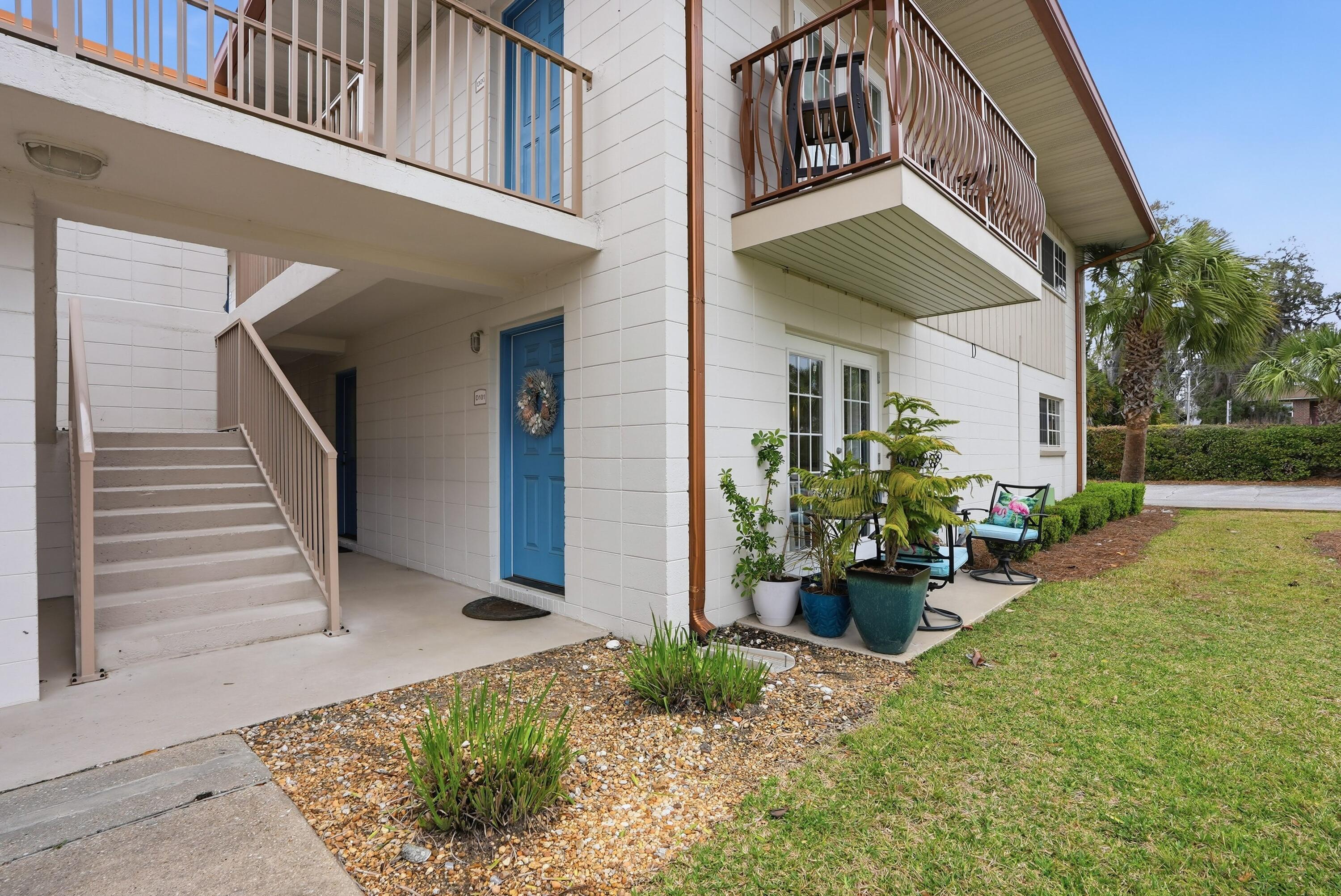2100 W Beach Drive APT D101