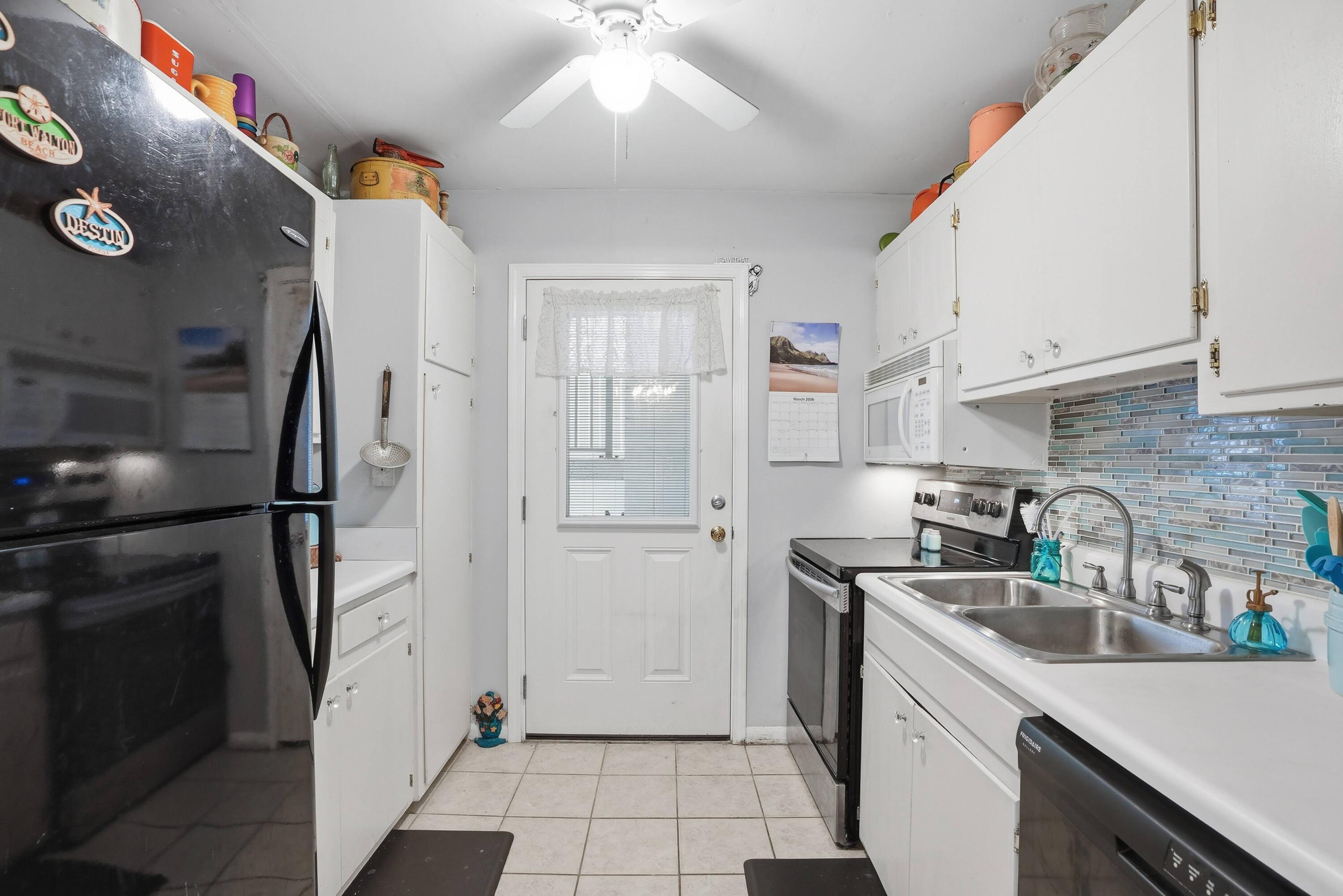 2100 W Beach Drive APT D101