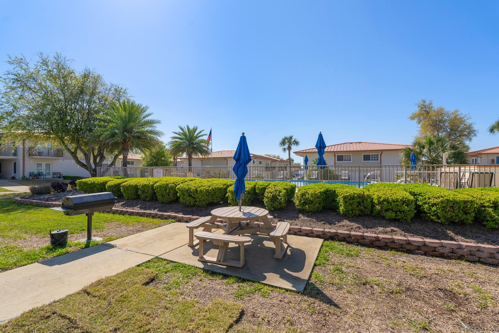 2100 W Beach Drive APT D101