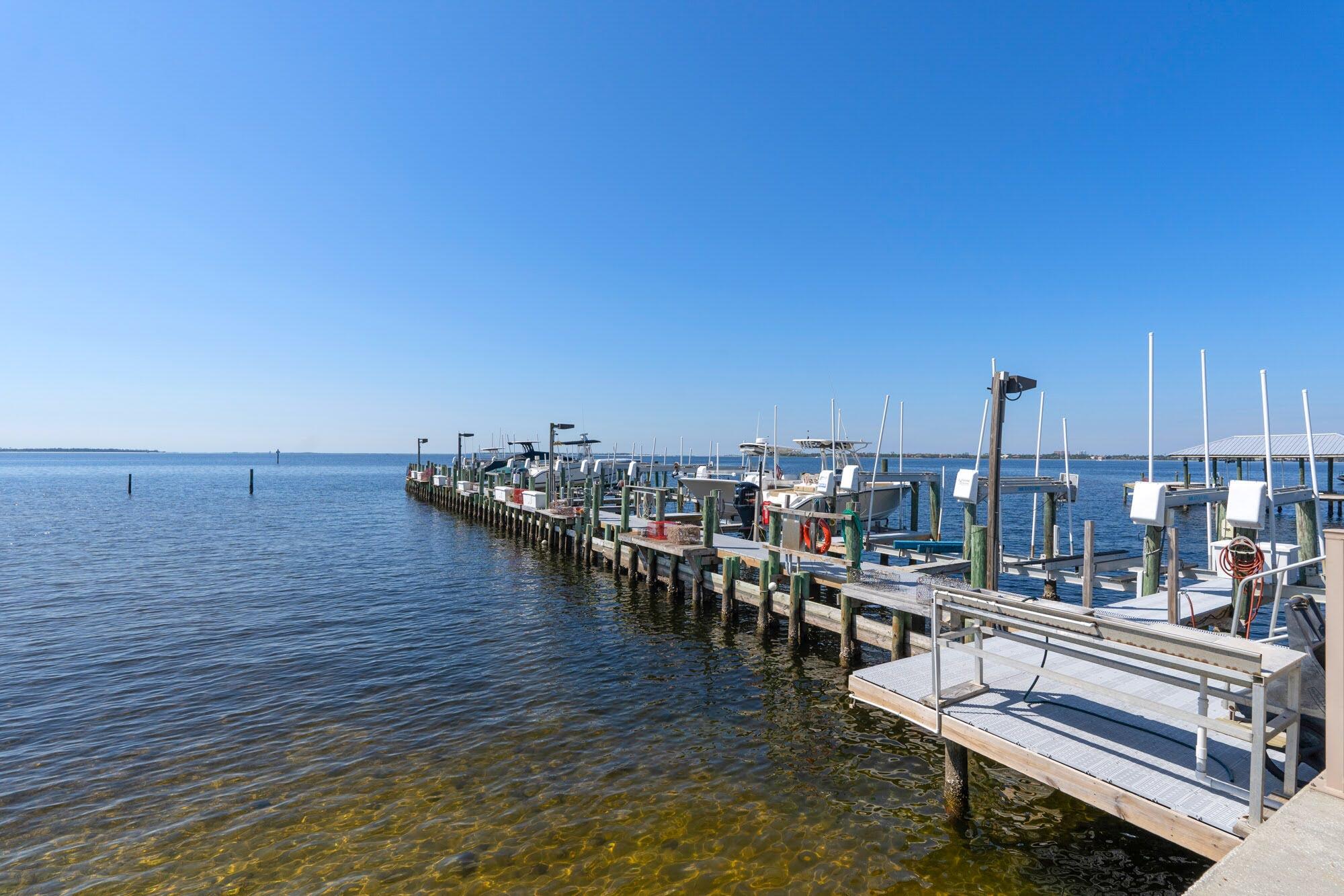 2100 W Beach Drive APT D101