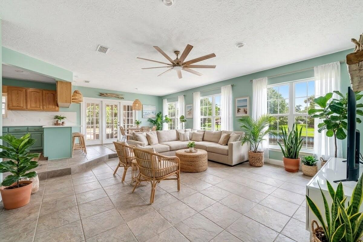 3024 Kingswood Drive
