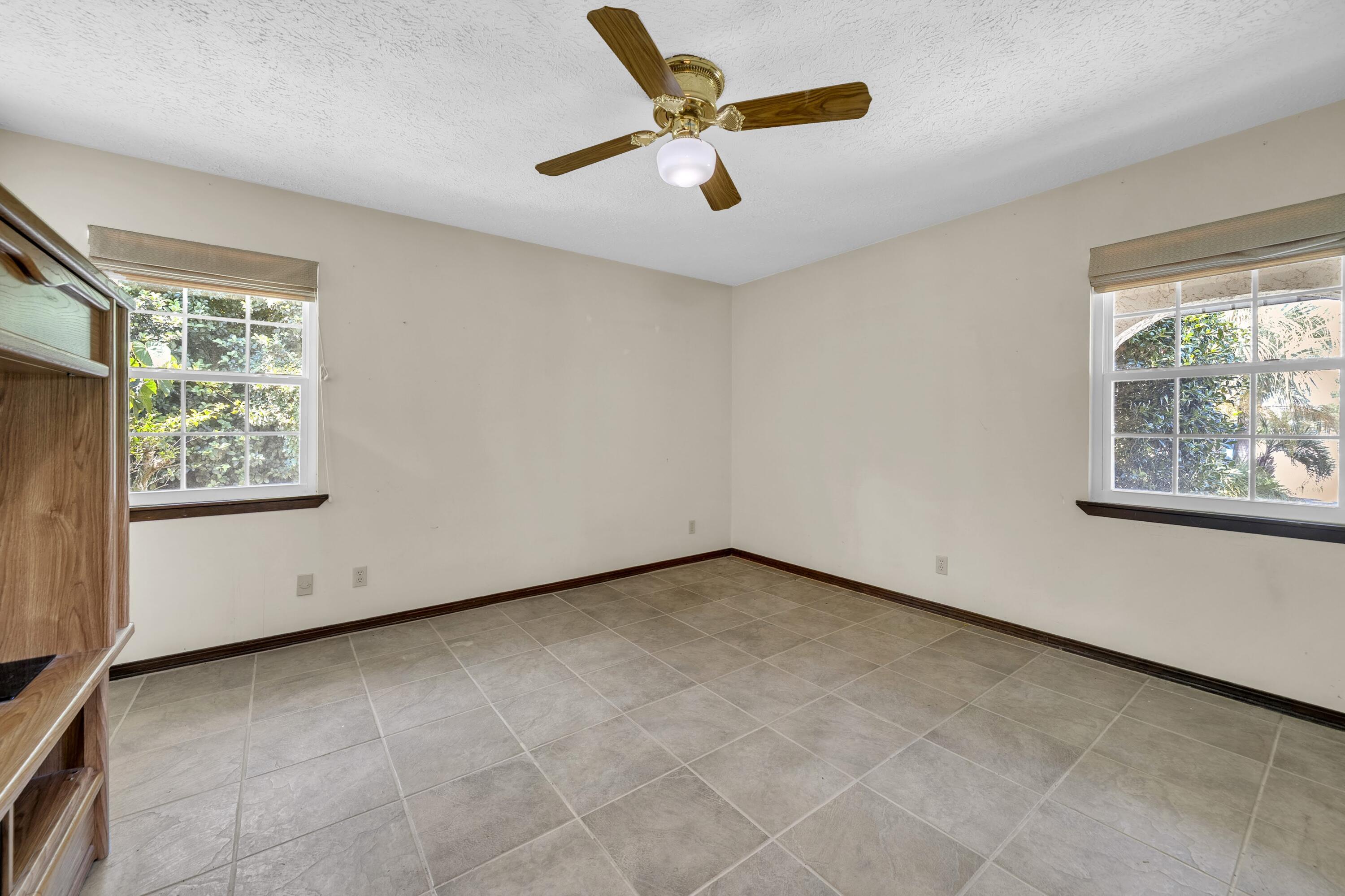 3024 Kingswood Drive