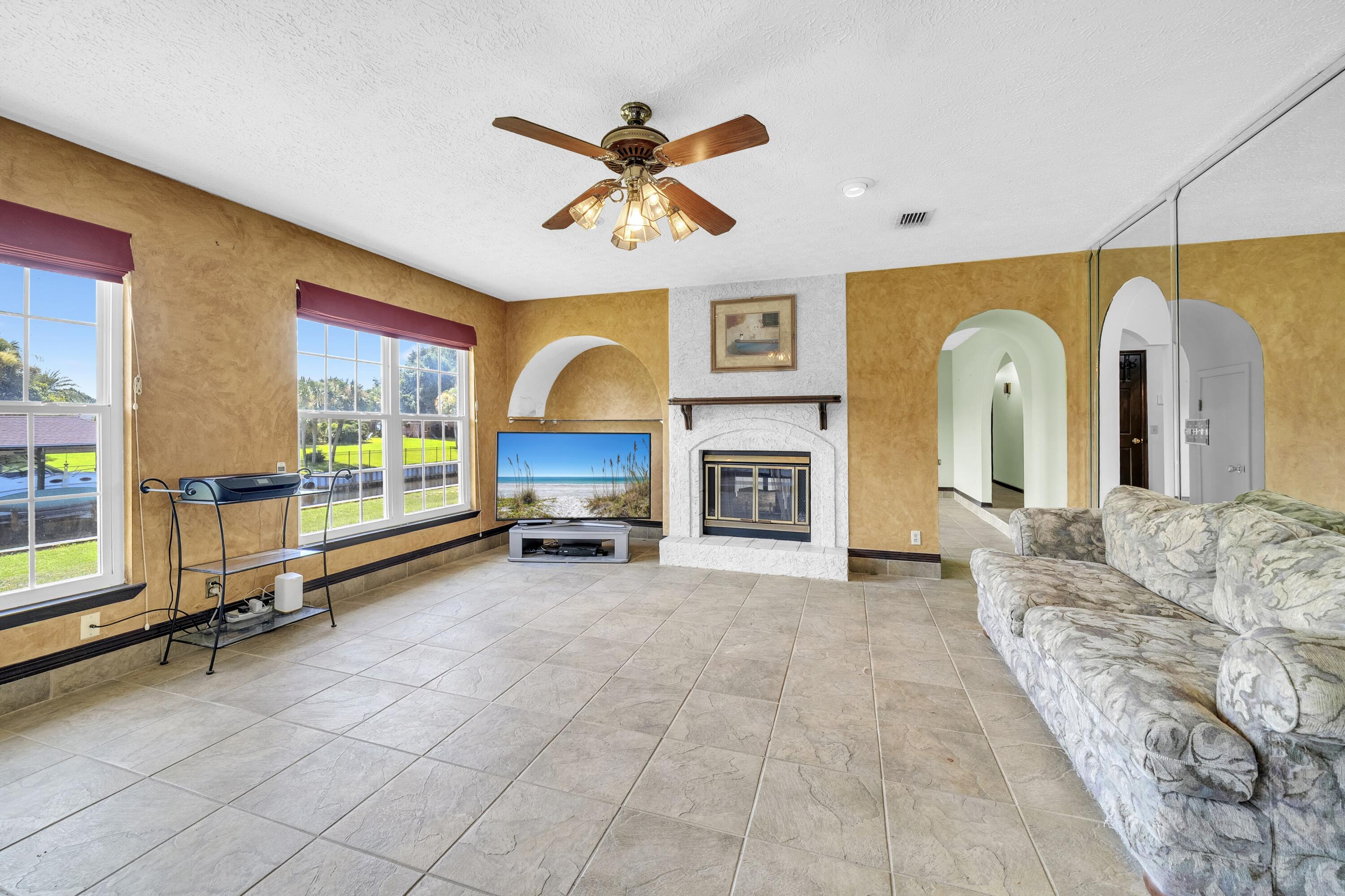 3024 Kingswood Drive