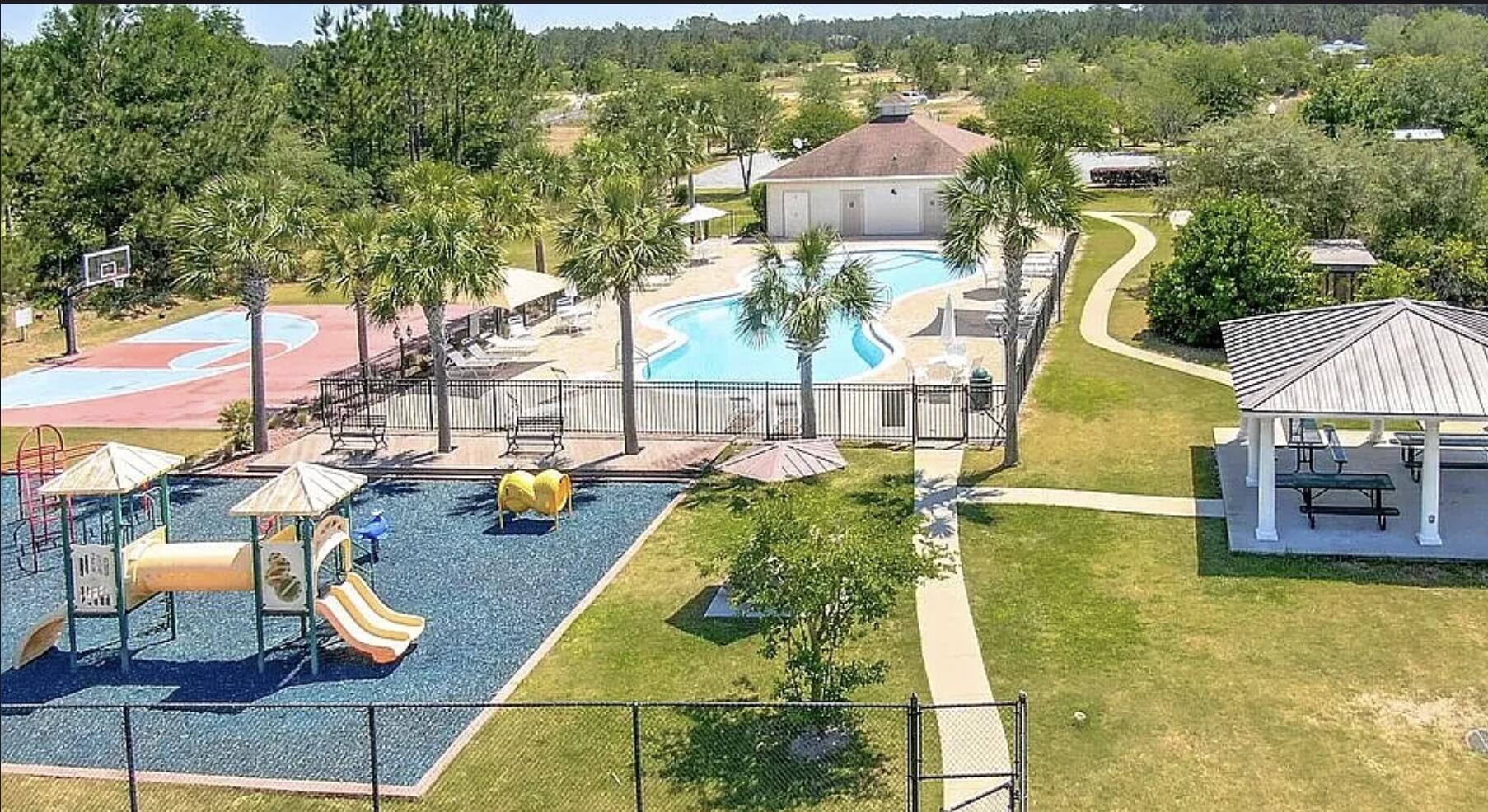 492 E Club House Drive