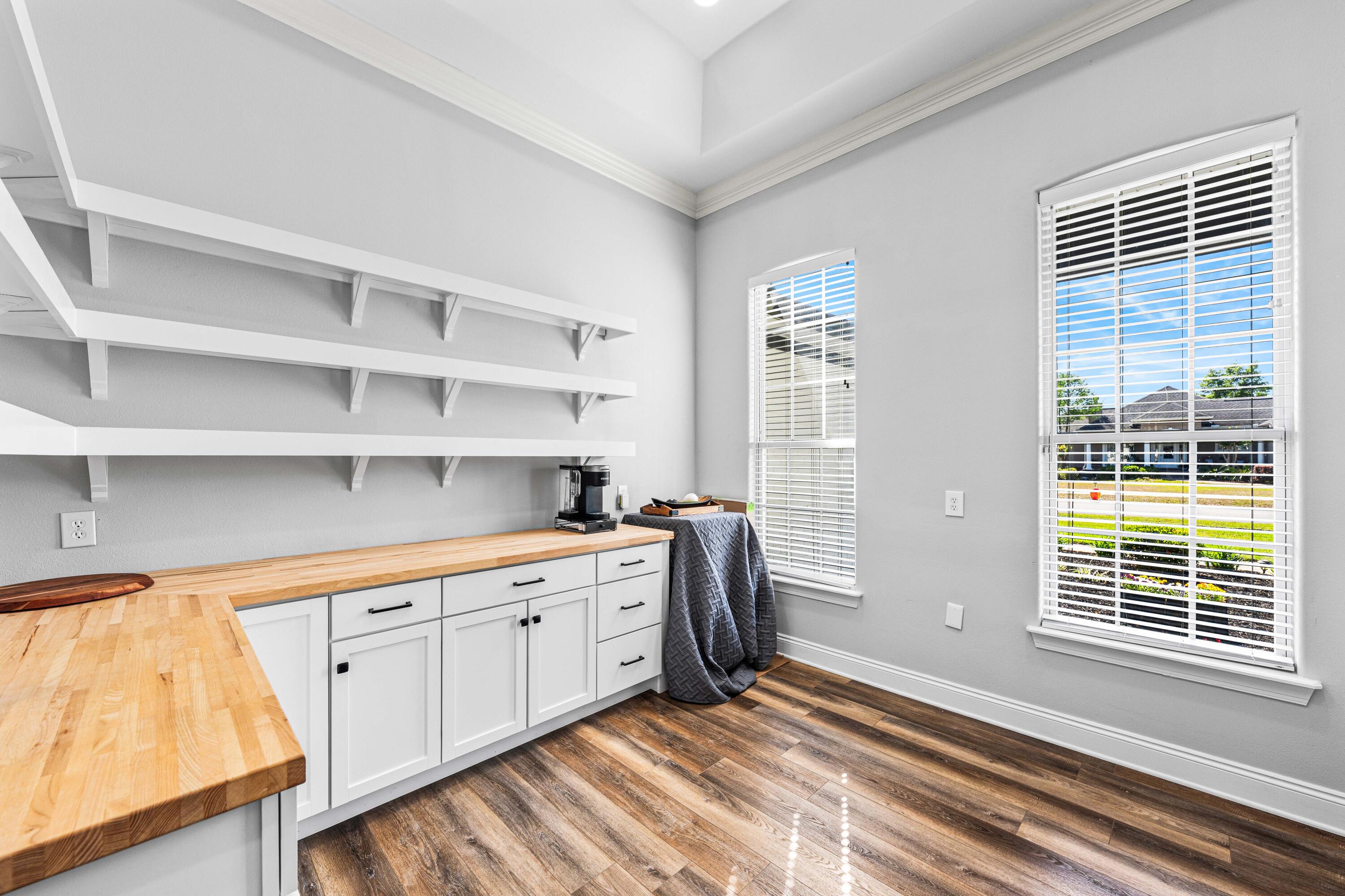 492 E Club House Drive