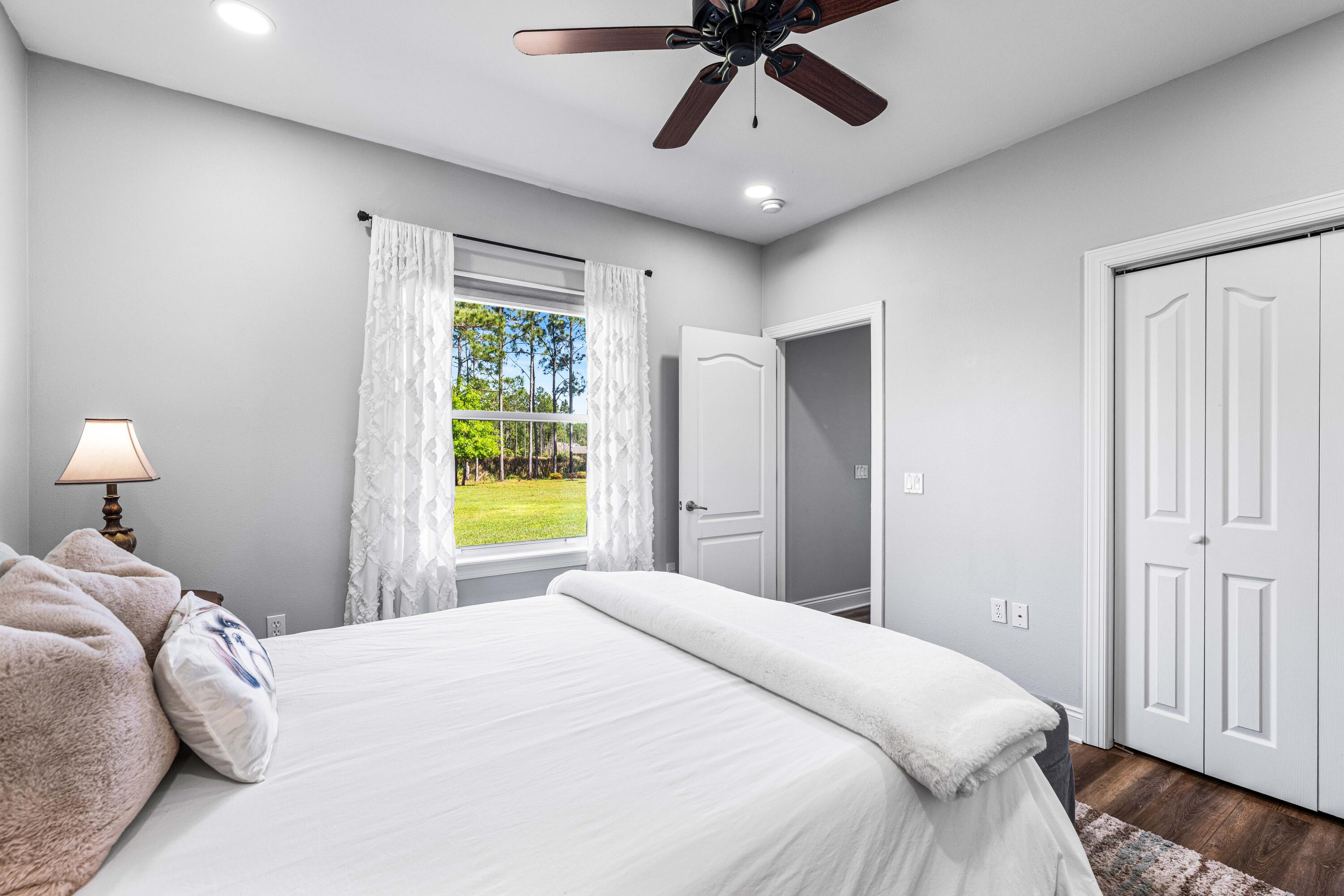 492 E Club House Drive