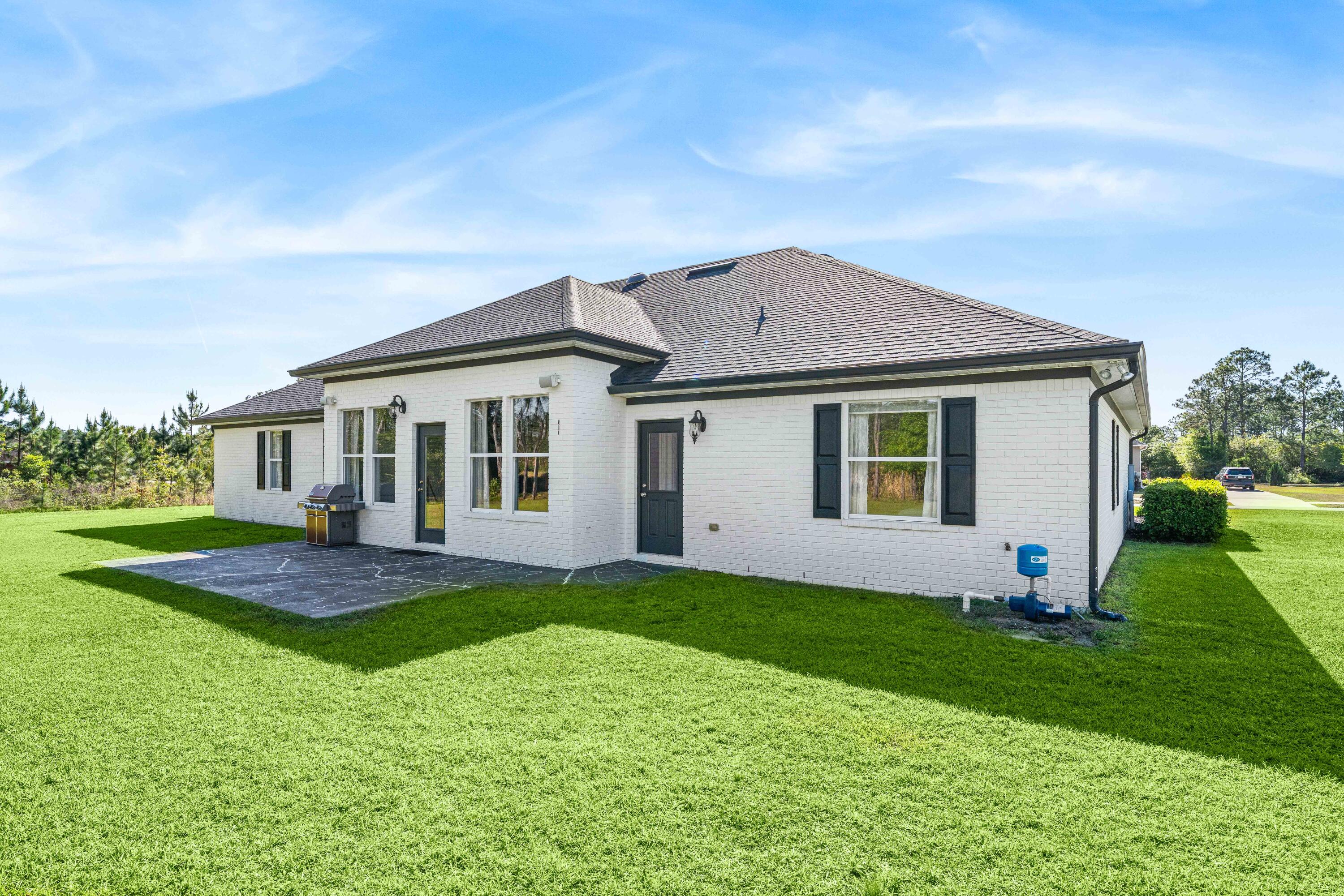492 E Club House Drive
