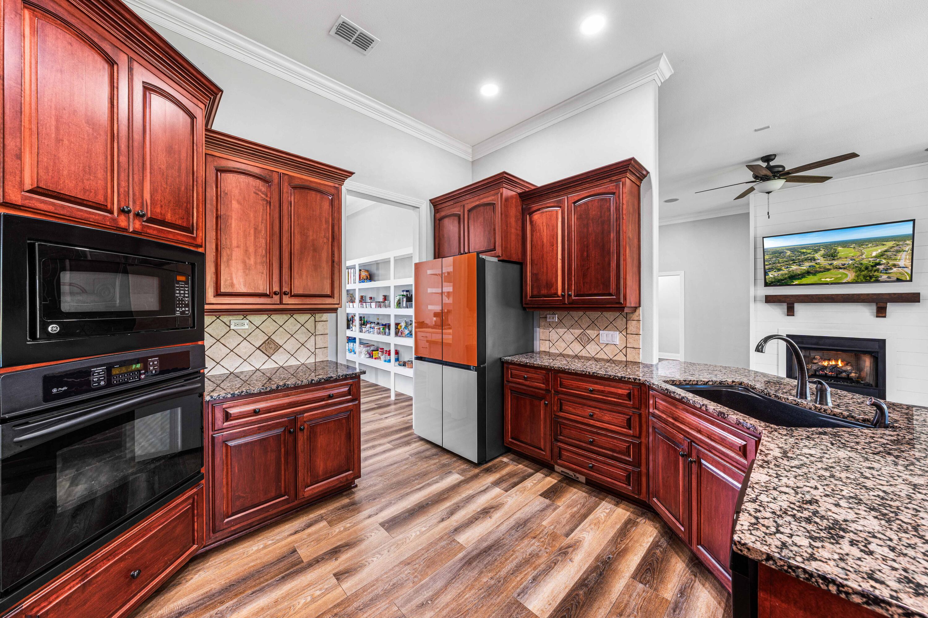 492 E Club House Drive
