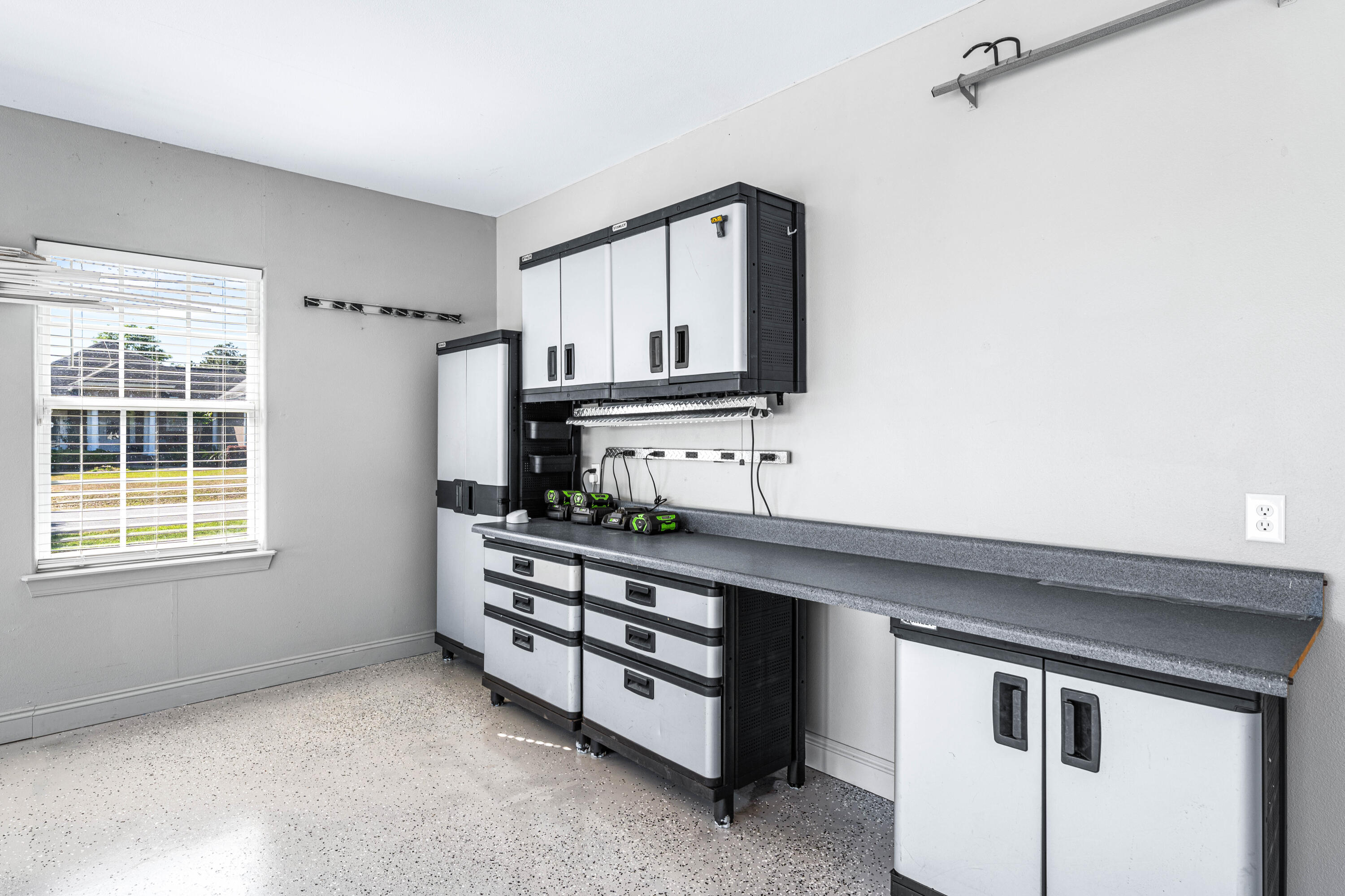 492 E Club House Drive