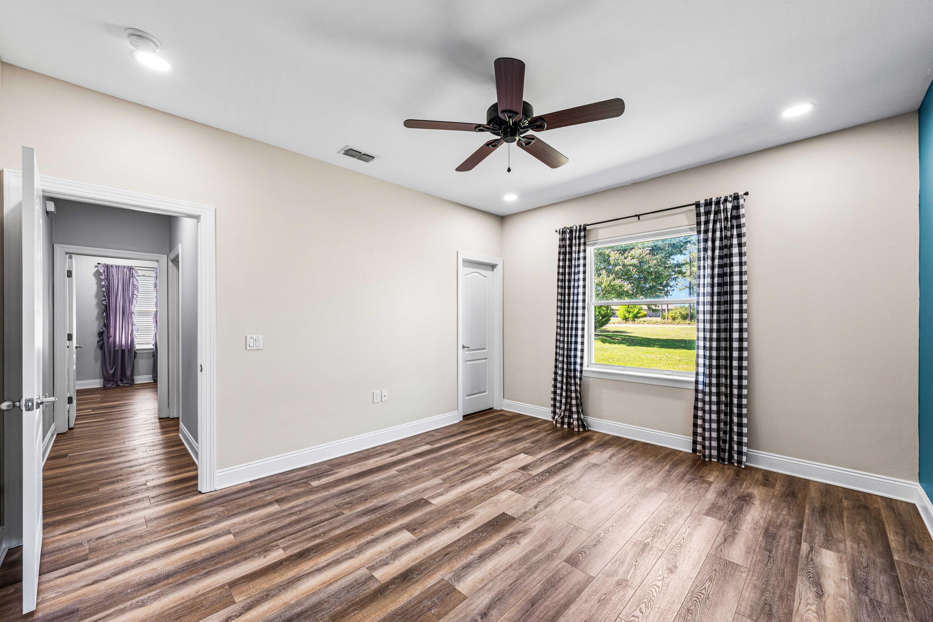 492 E Club House Drive