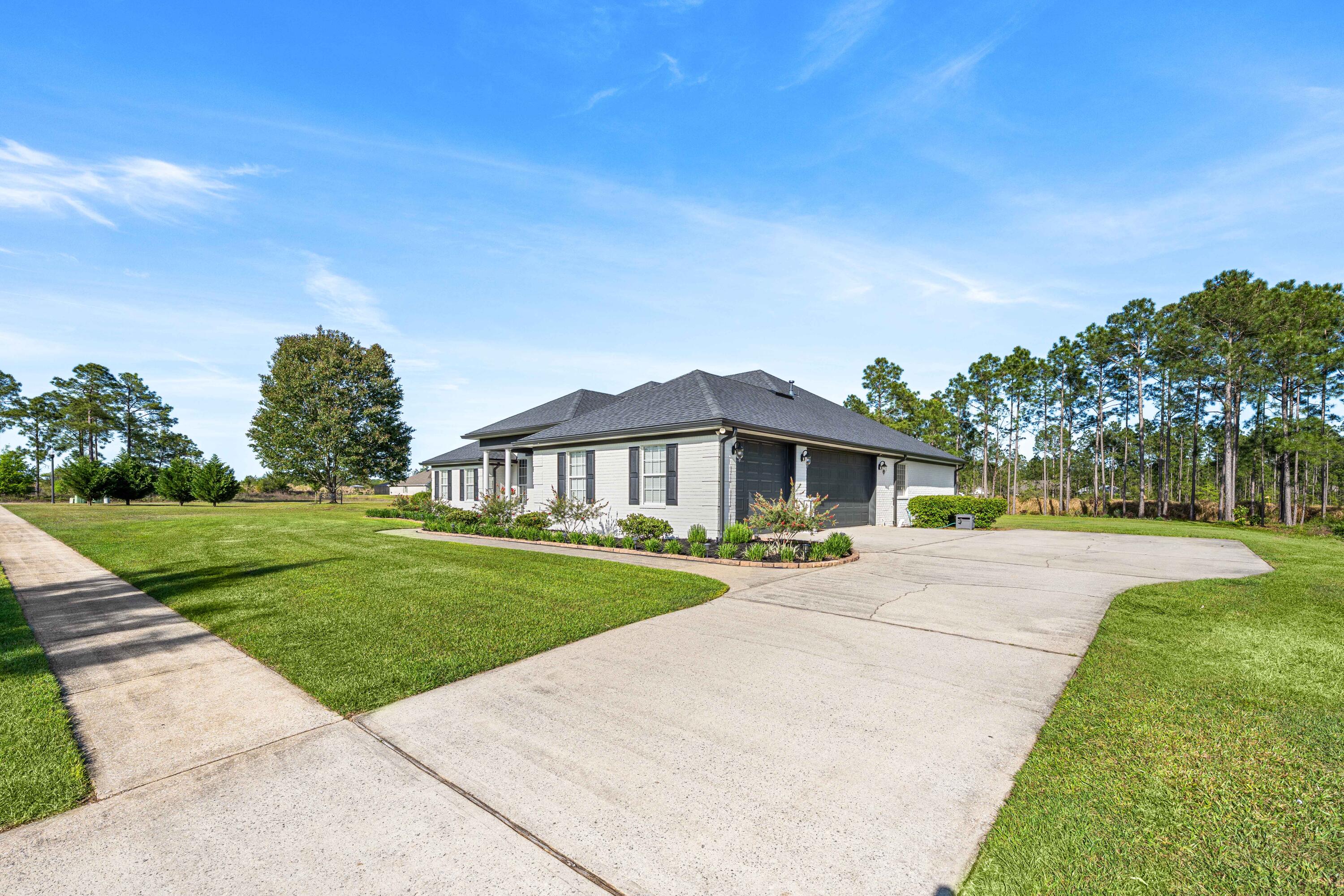 492 E Club House Drive