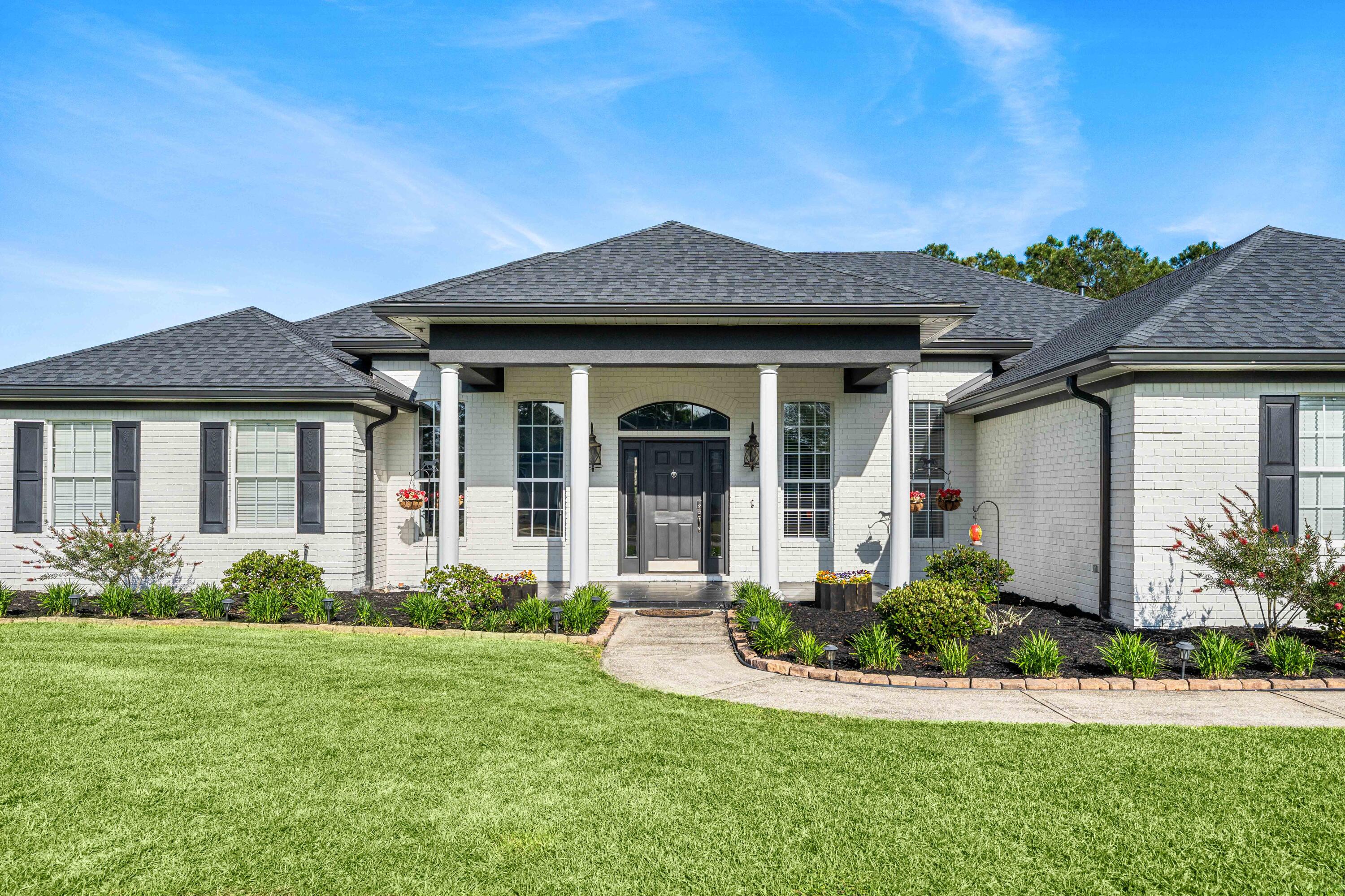 492 E Club House Drive