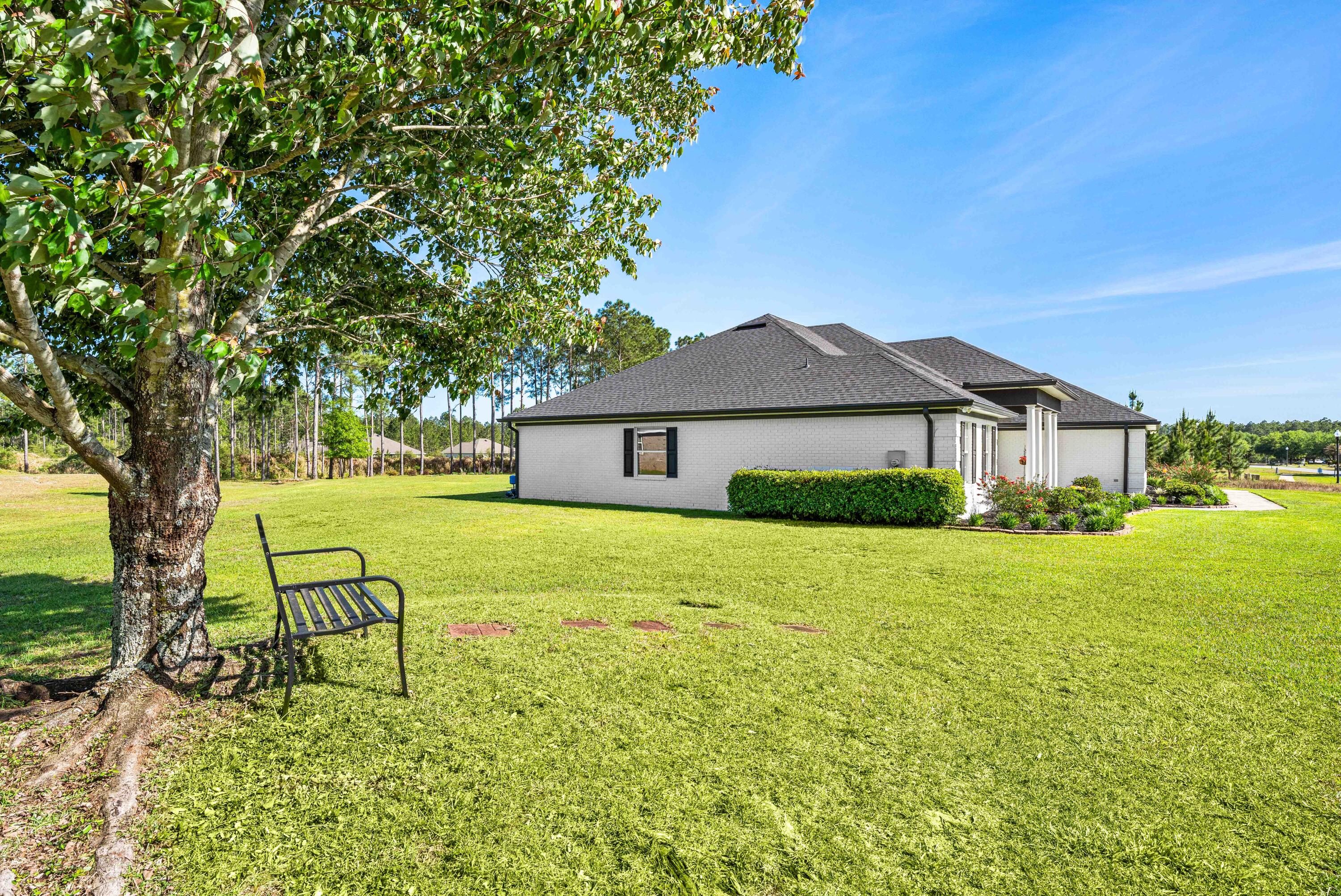 492 E Club House Drive