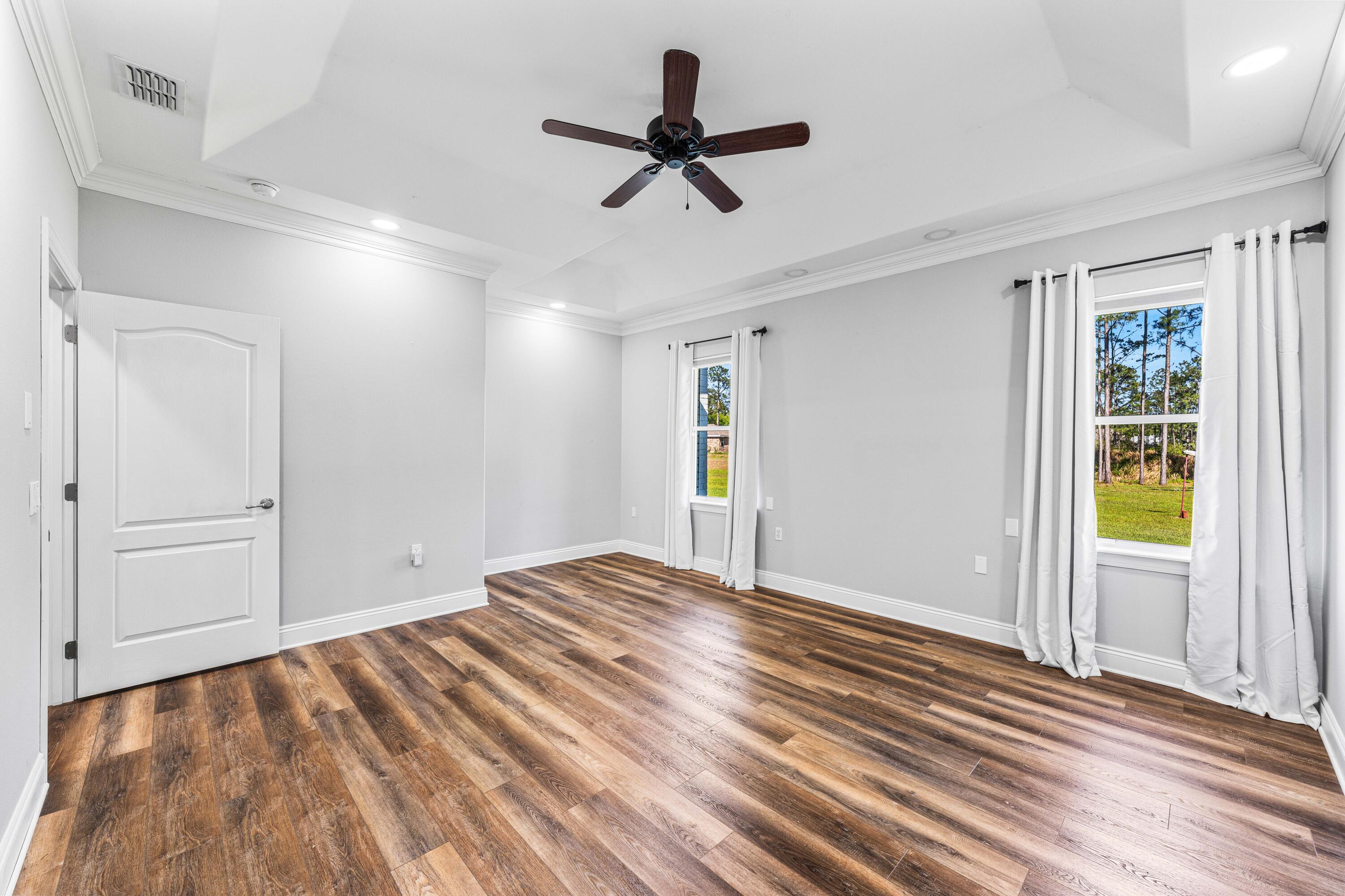 492 E Club House Drive