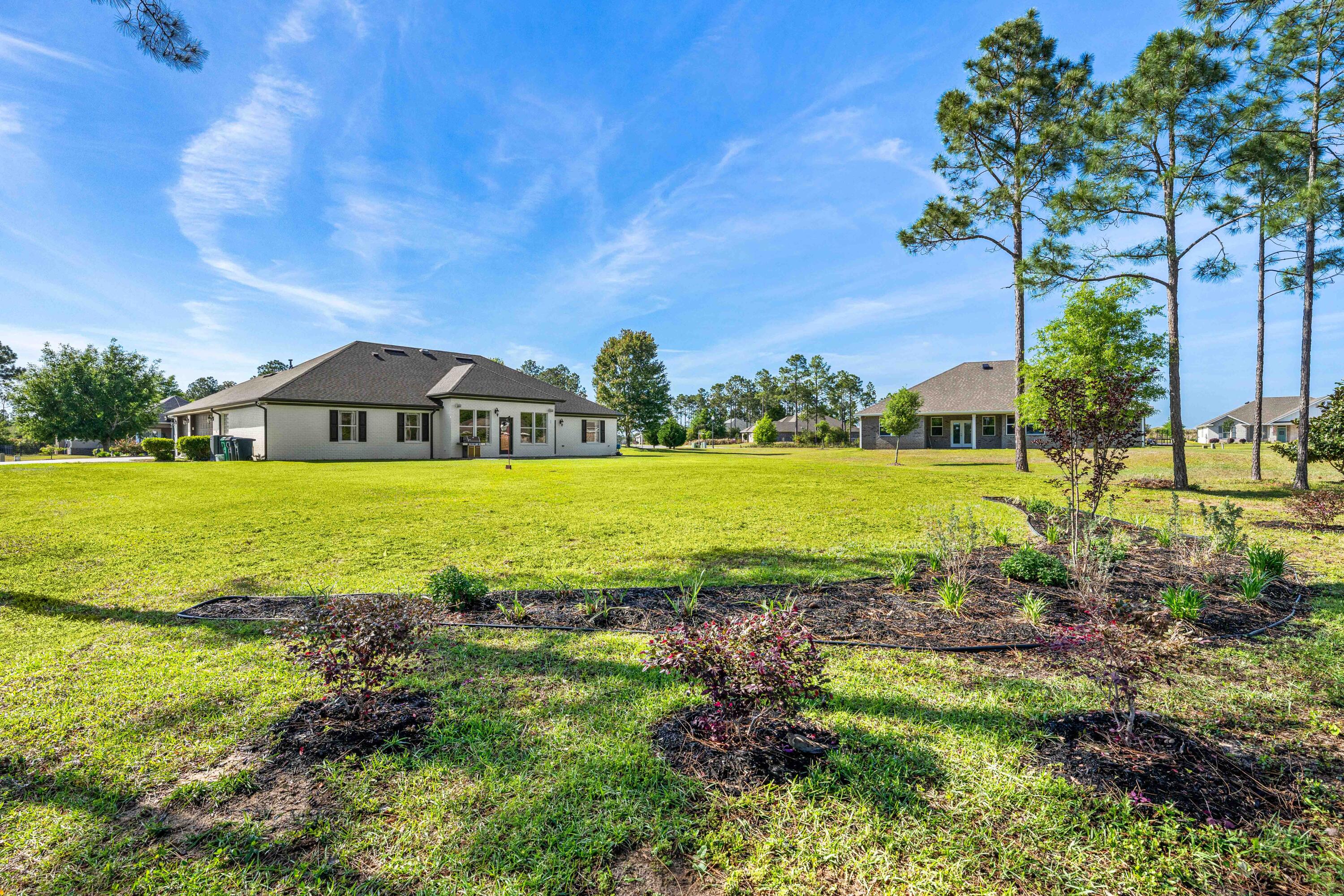 492 E Club House Drive