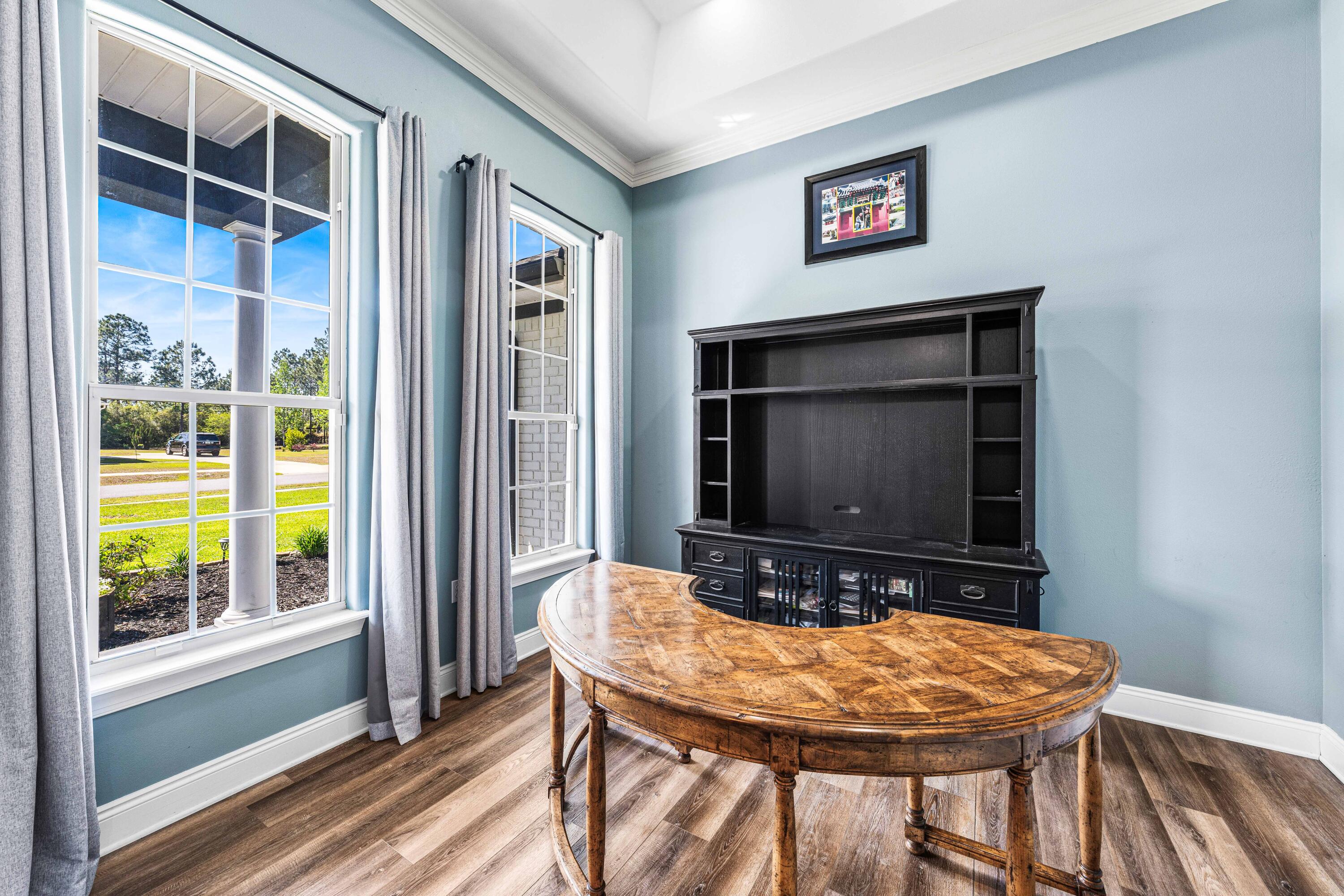 492 E Club House Drive