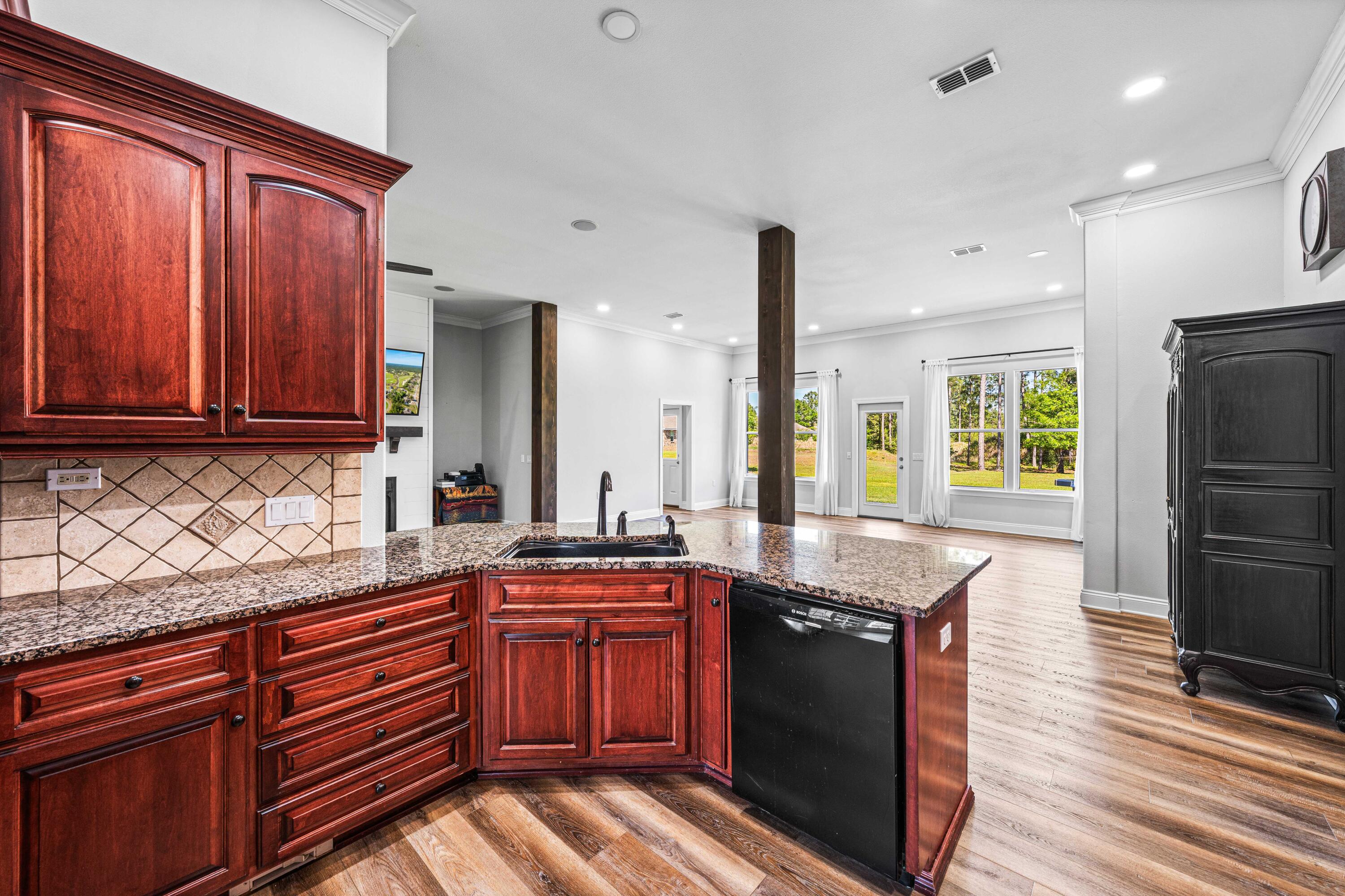 492 E Club House Drive