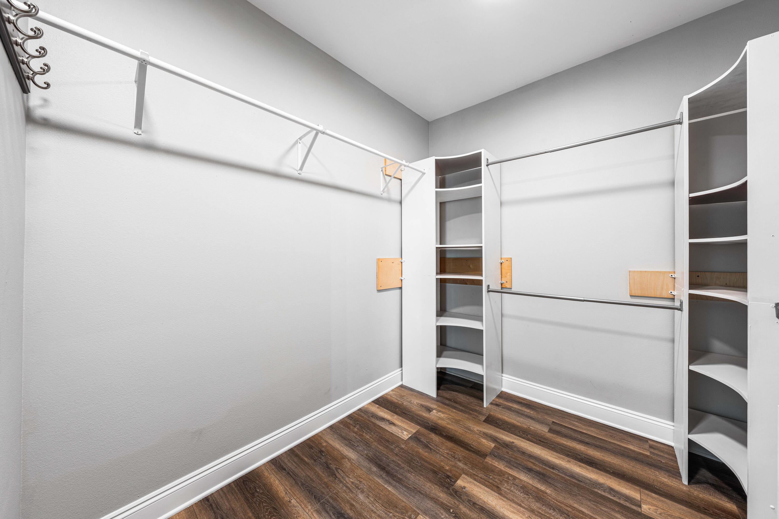 492 E Club House Drive