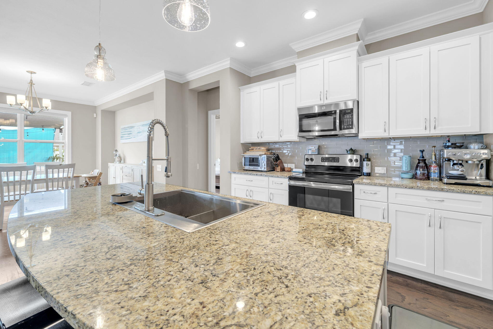 1186 Eisenhower Circle