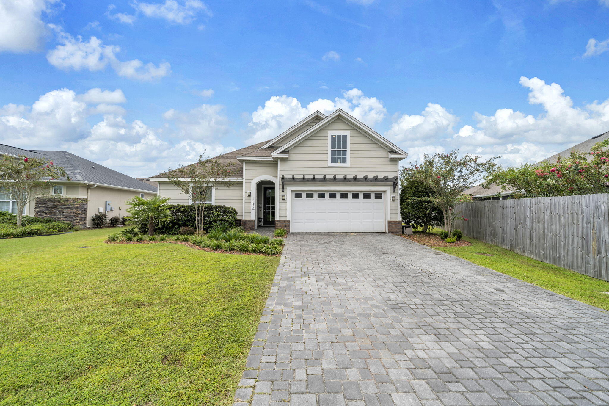 1186 Eisenhower Circle