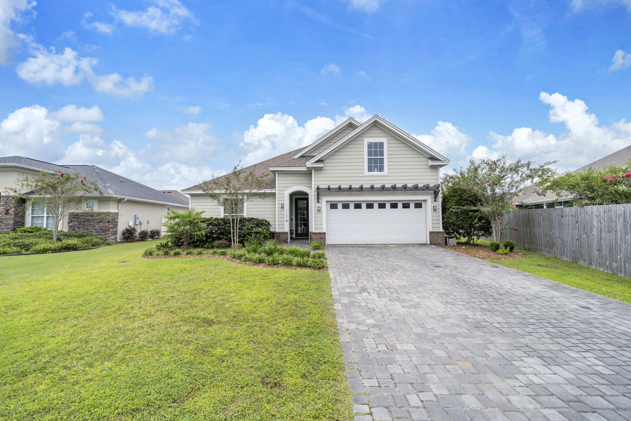 1186 Eisenhower Circle