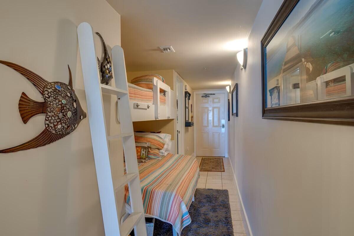 866 Santa Rosa Boulevard 105