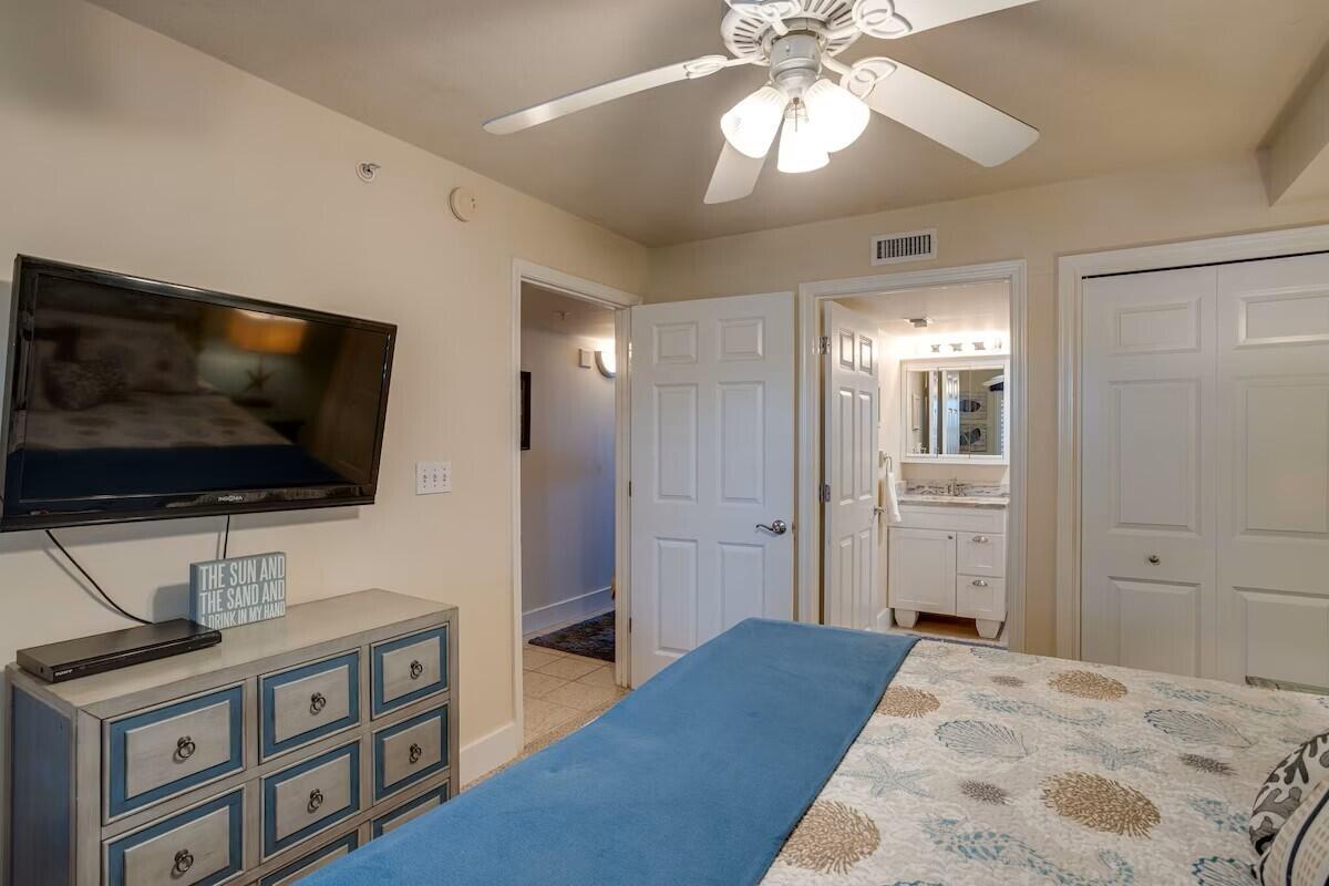 866 Santa Rosa Boulevard 105