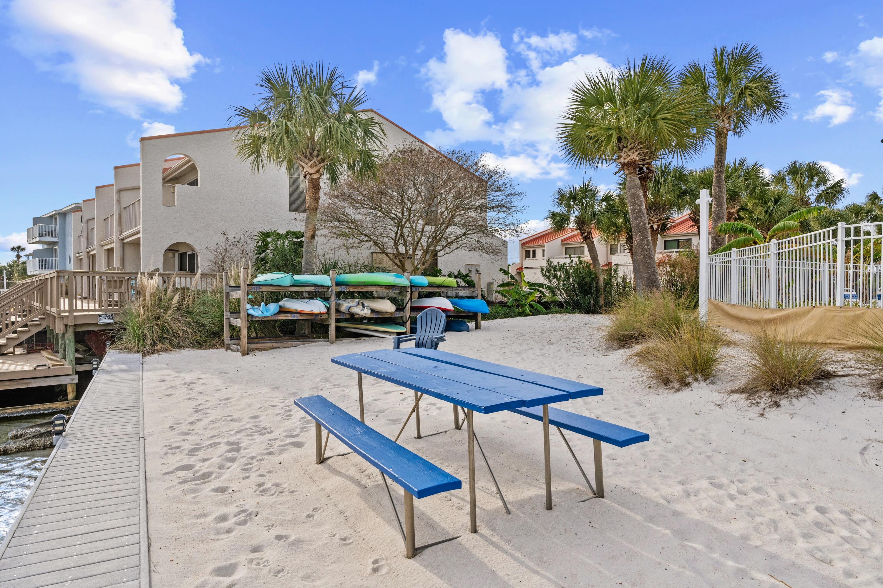 30 Moreno Point Road, UNIT 201C