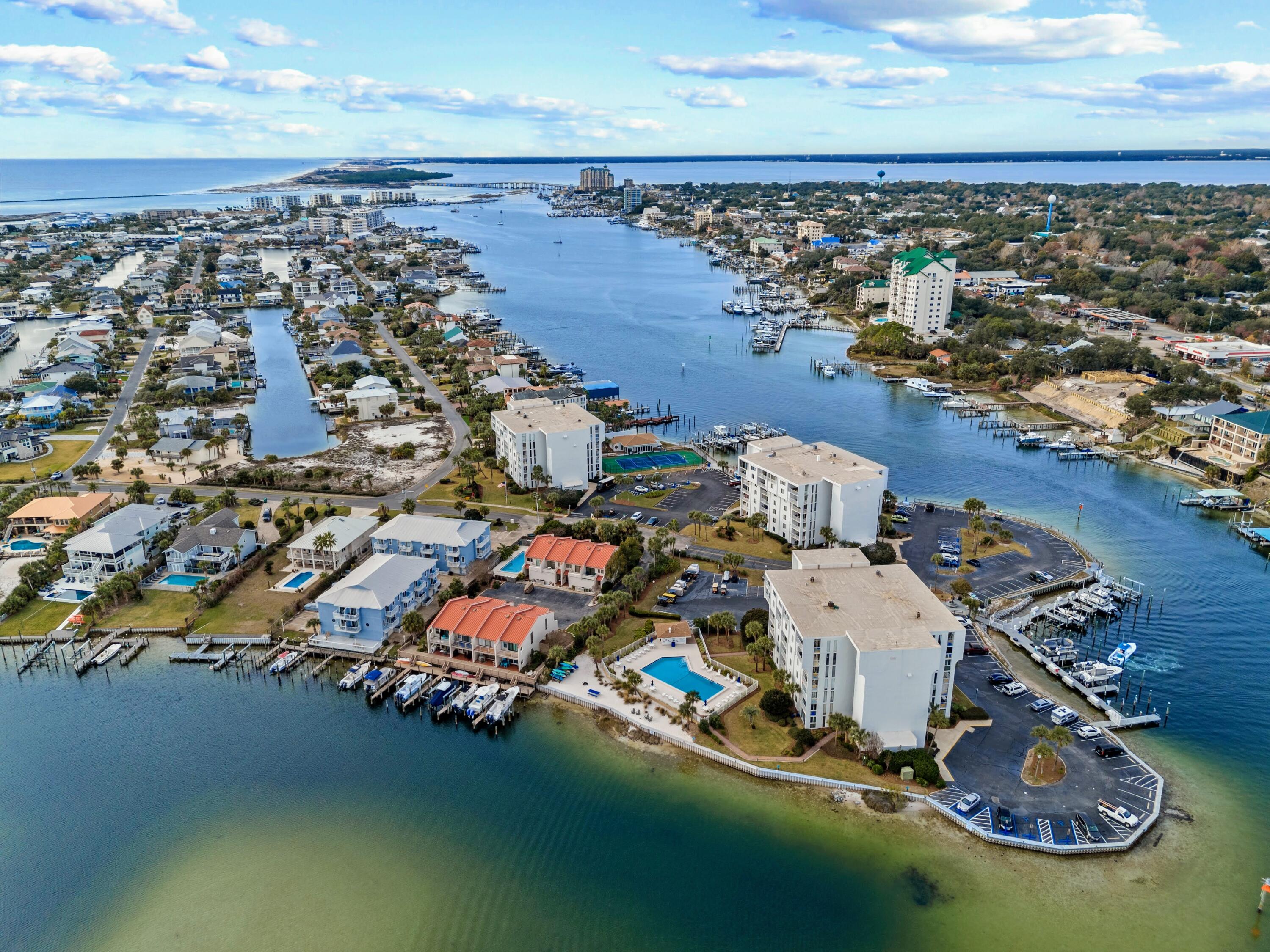 30 Moreno Point Road, UNIT 201C