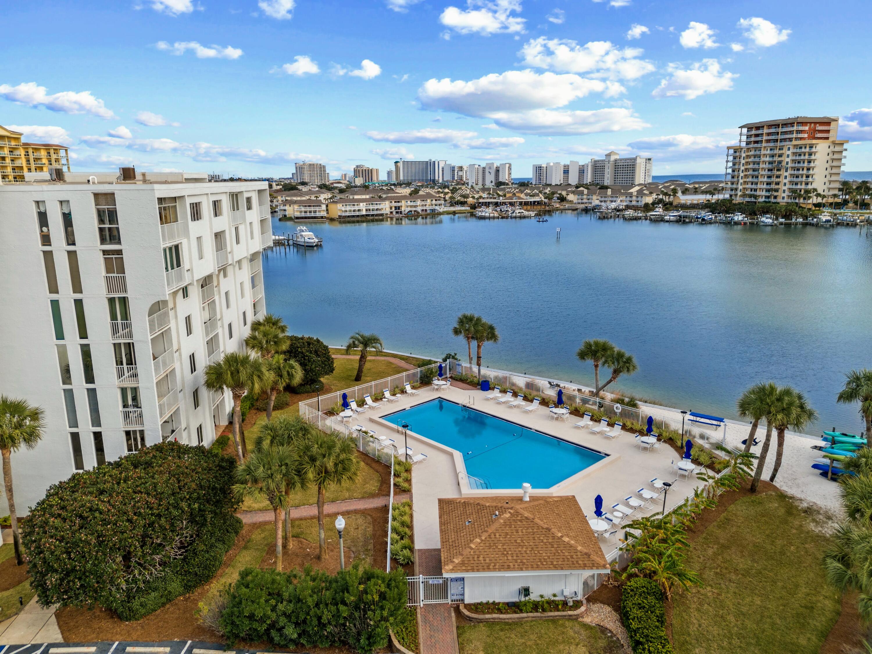 30 Moreno Point Road, UNIT 201C