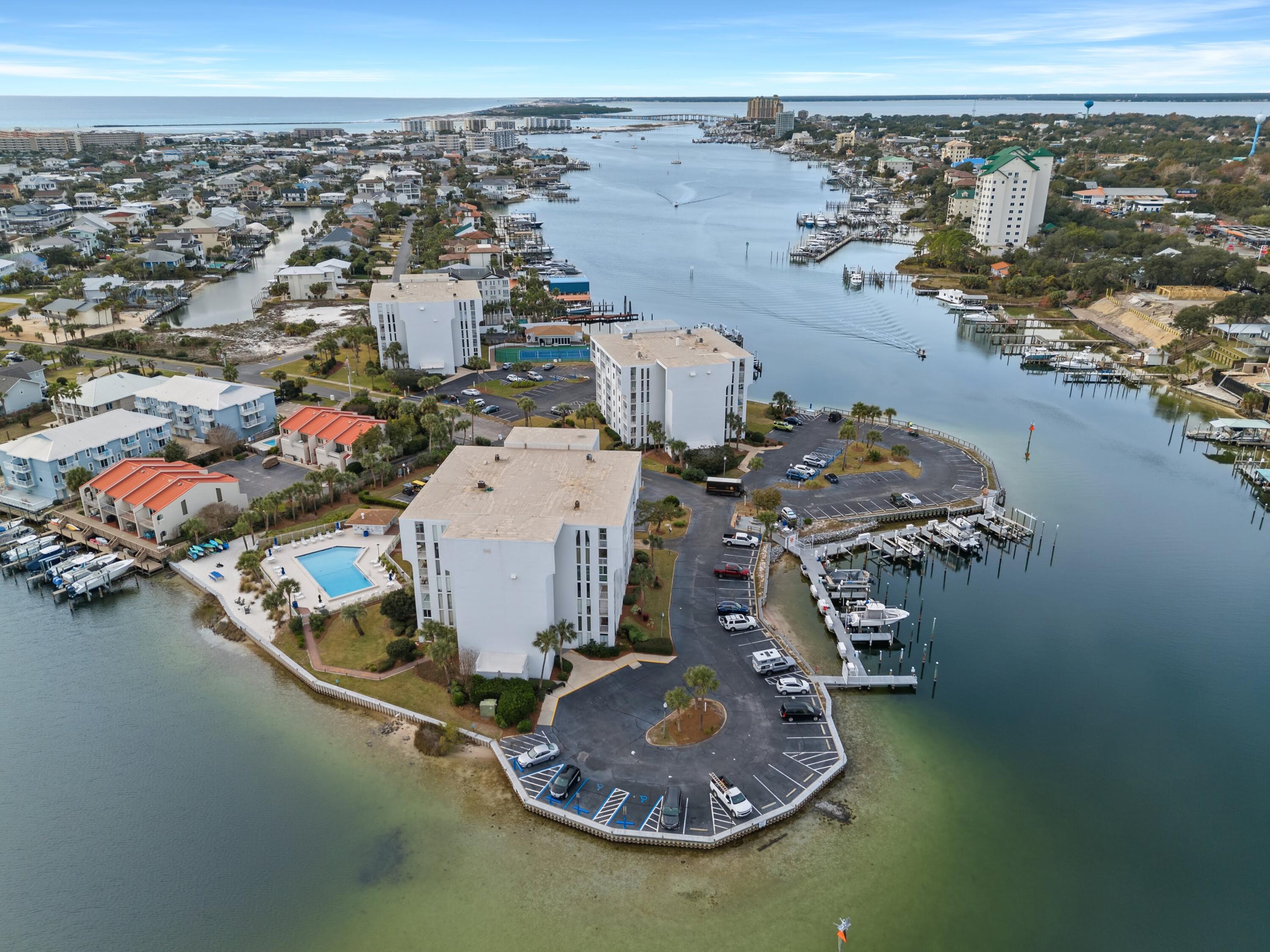 30 Moreno Point Road, UNIT 201C