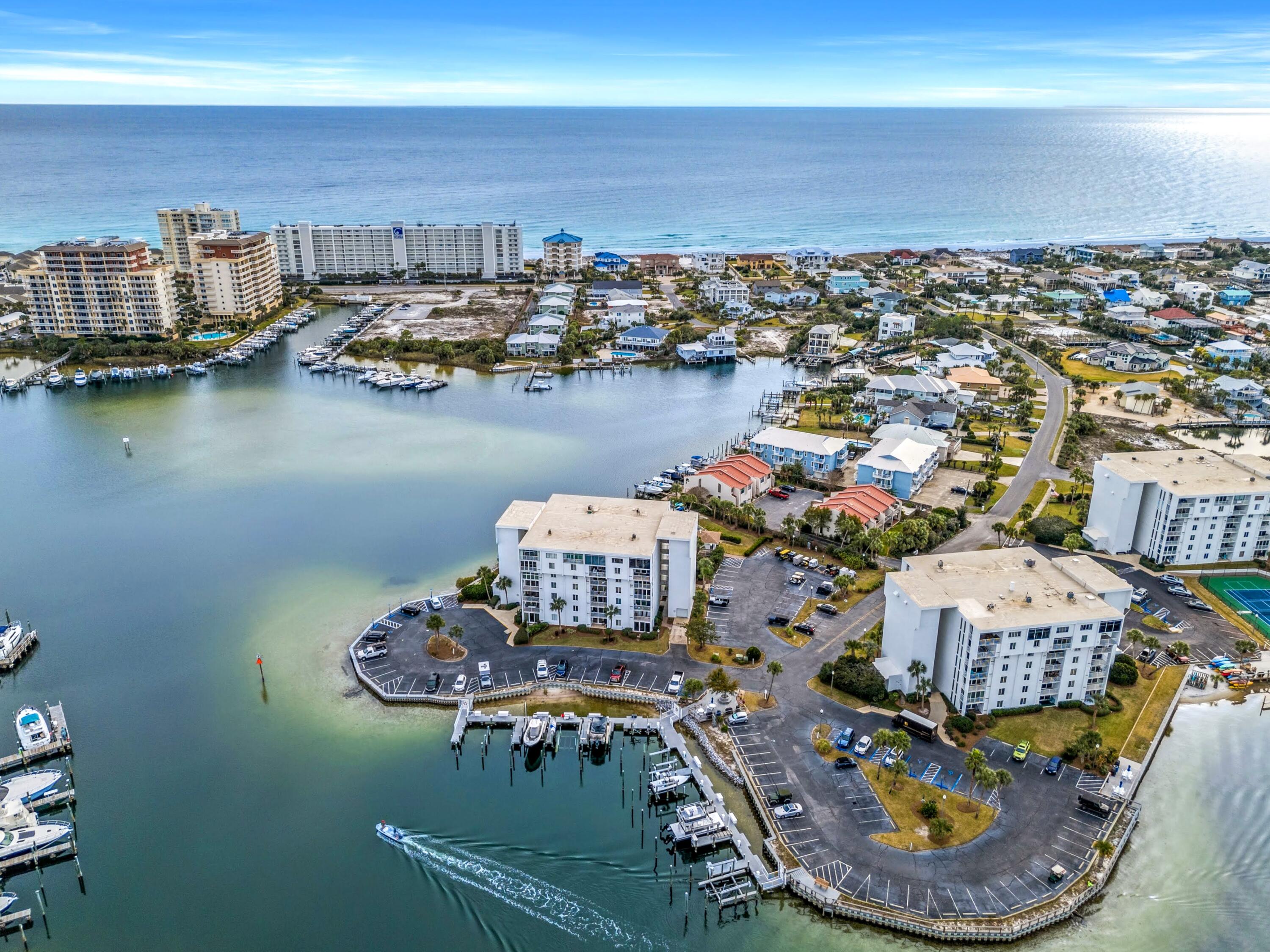 30 Moreno Point Road, UNIT 201C