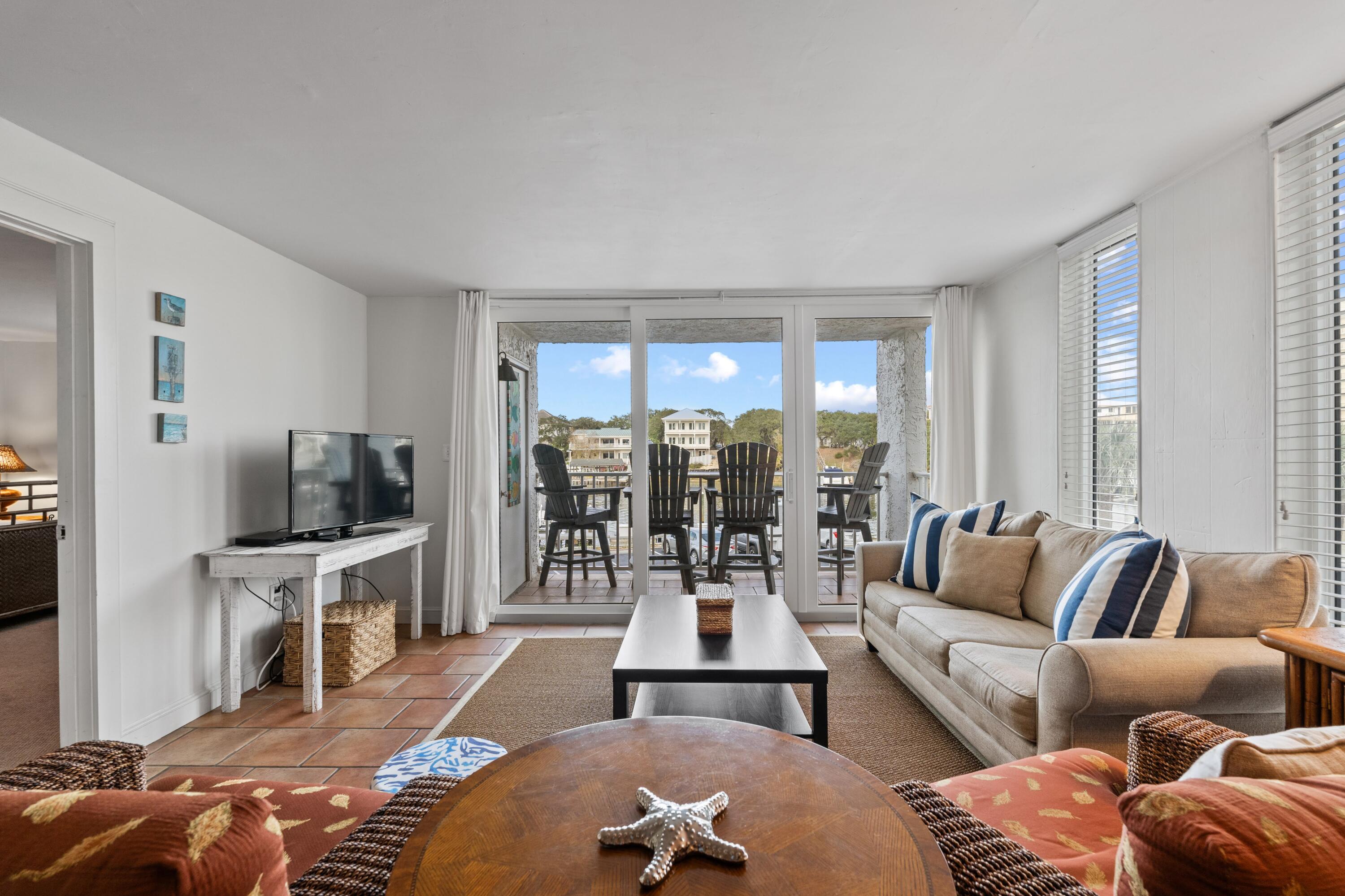 30 Moreno Point Road, UNIT 201C