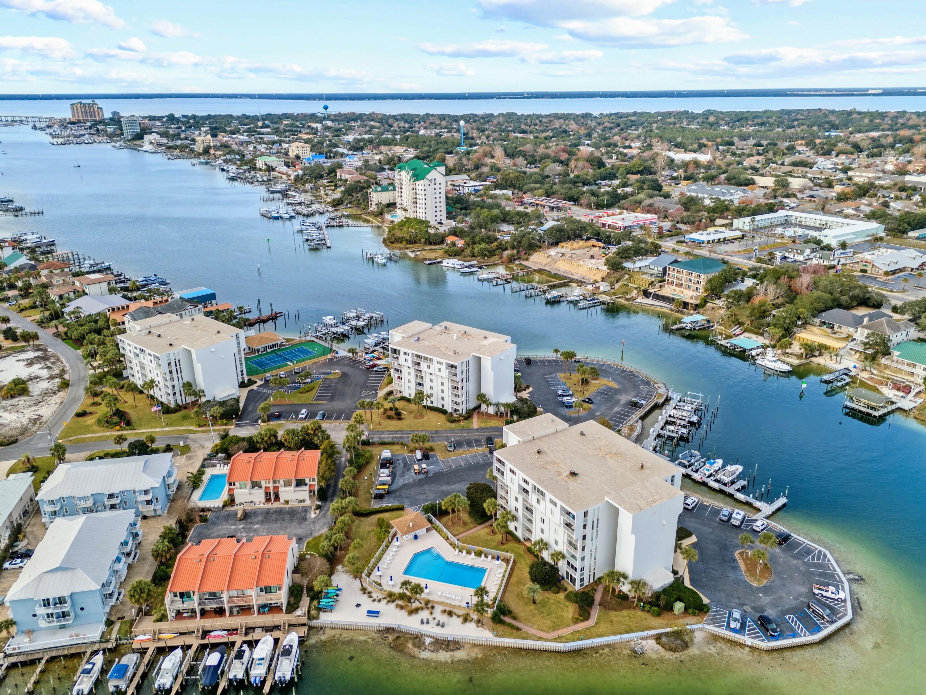 30 Moreno Point Road, UNIT 201C