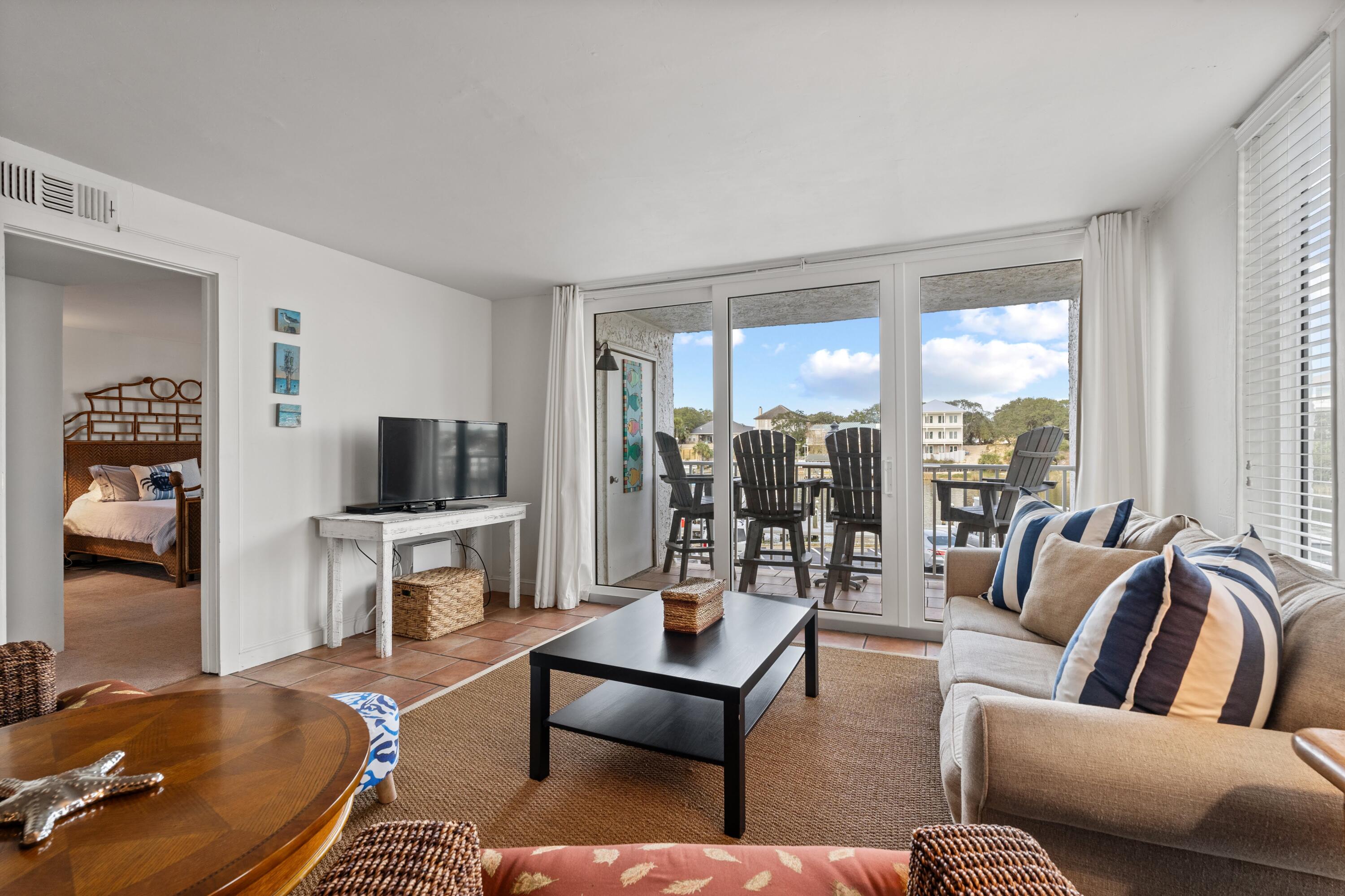30 Moreno Point Road, UNIT 201C